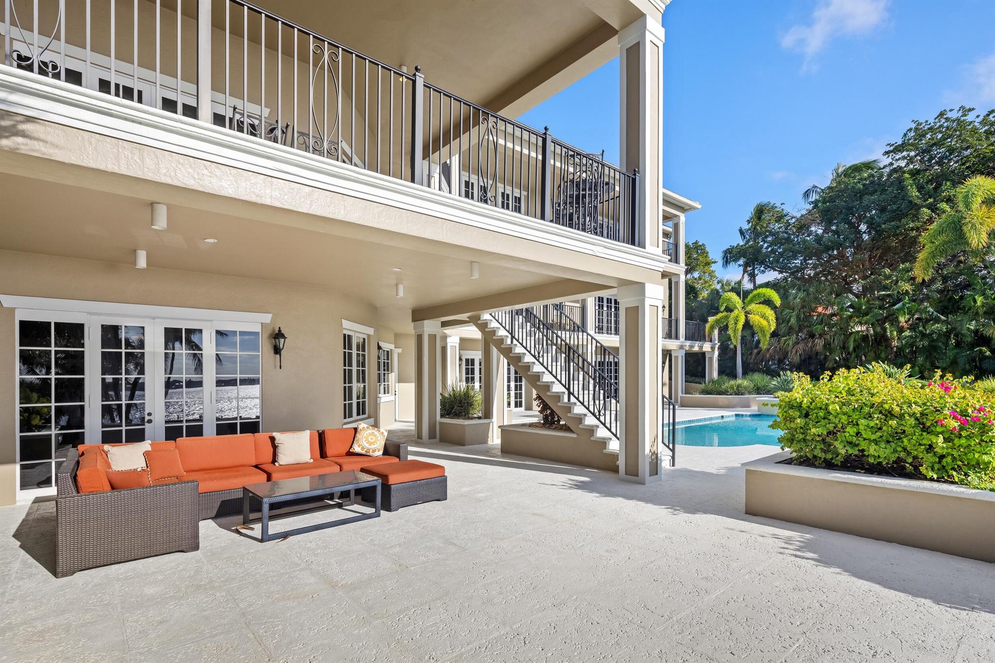 LUCINDIA - Residential