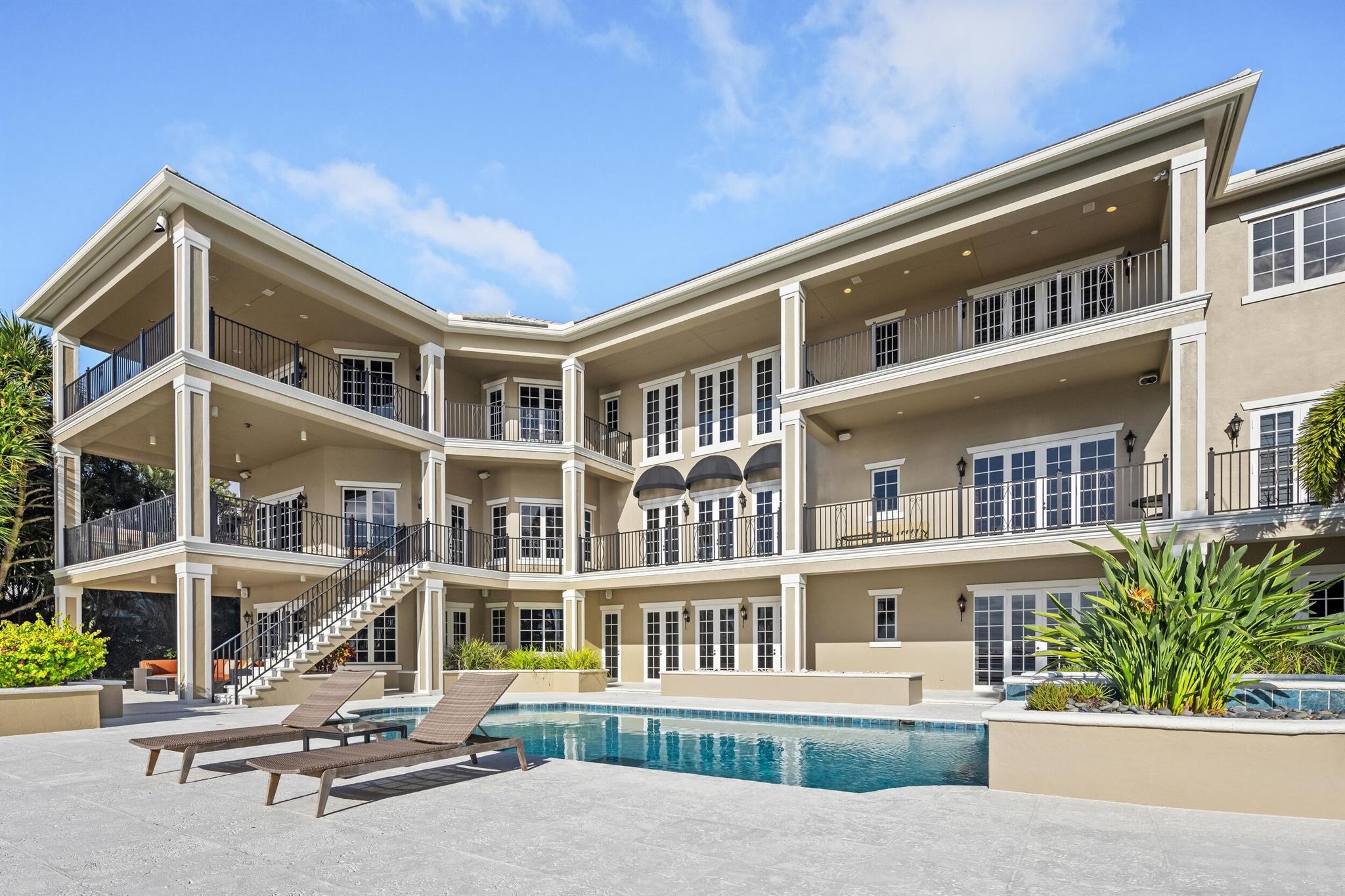 LUCINDIA - Residential