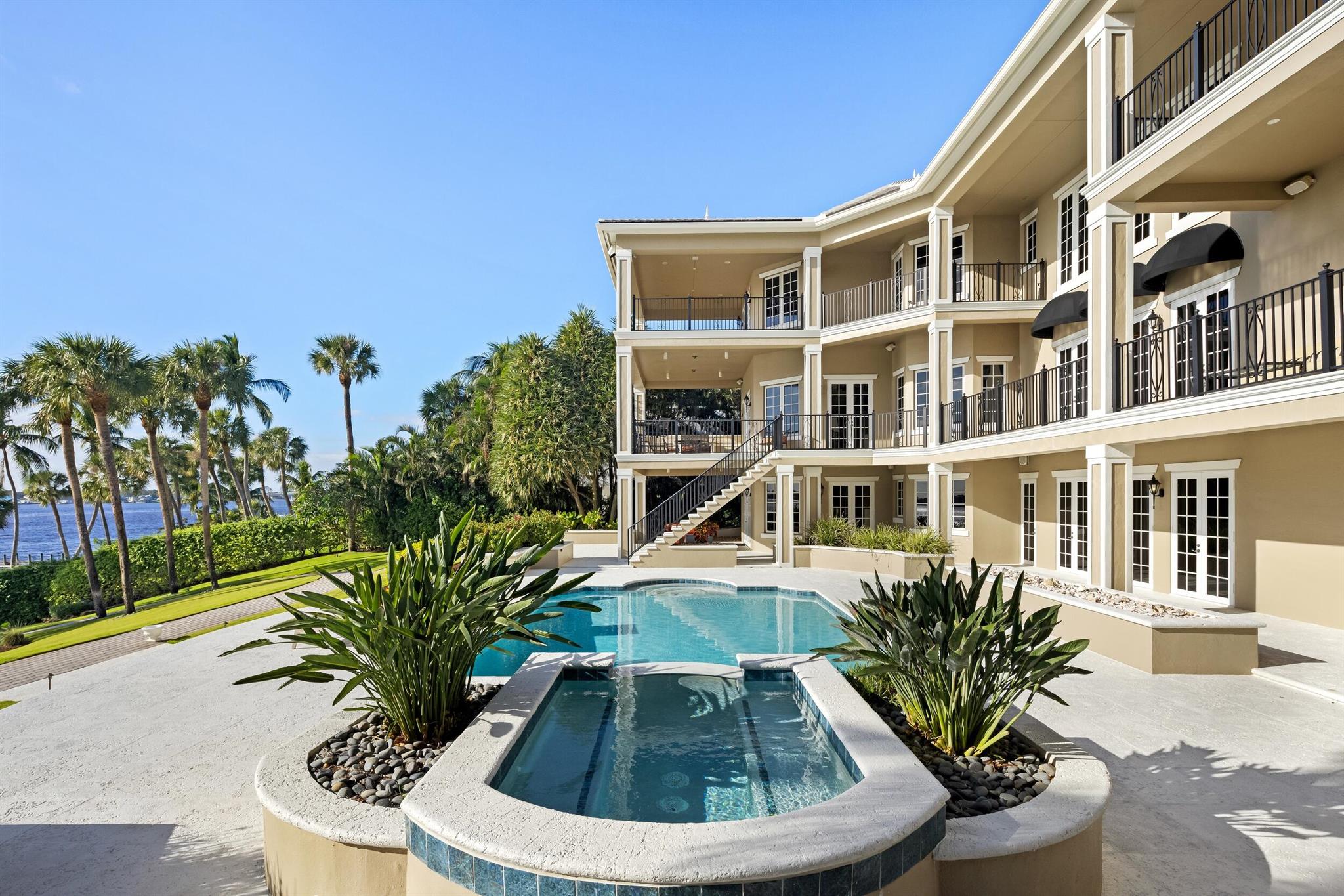 LUCINDIA - Residential