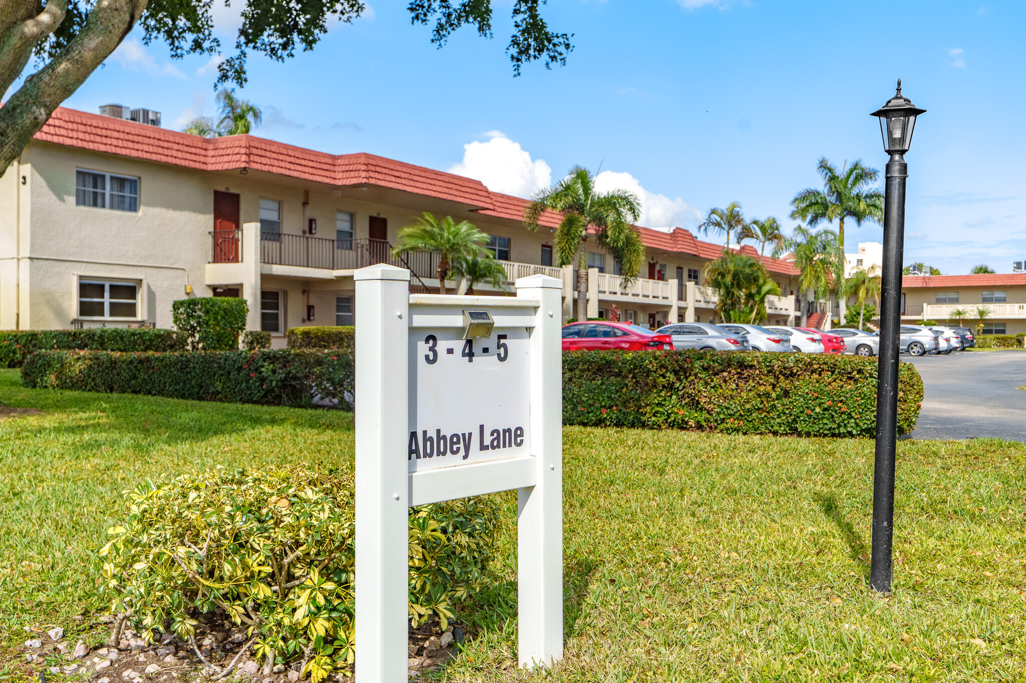 VILLAGES OF ORIOLE ABBEY CONDO - Residential