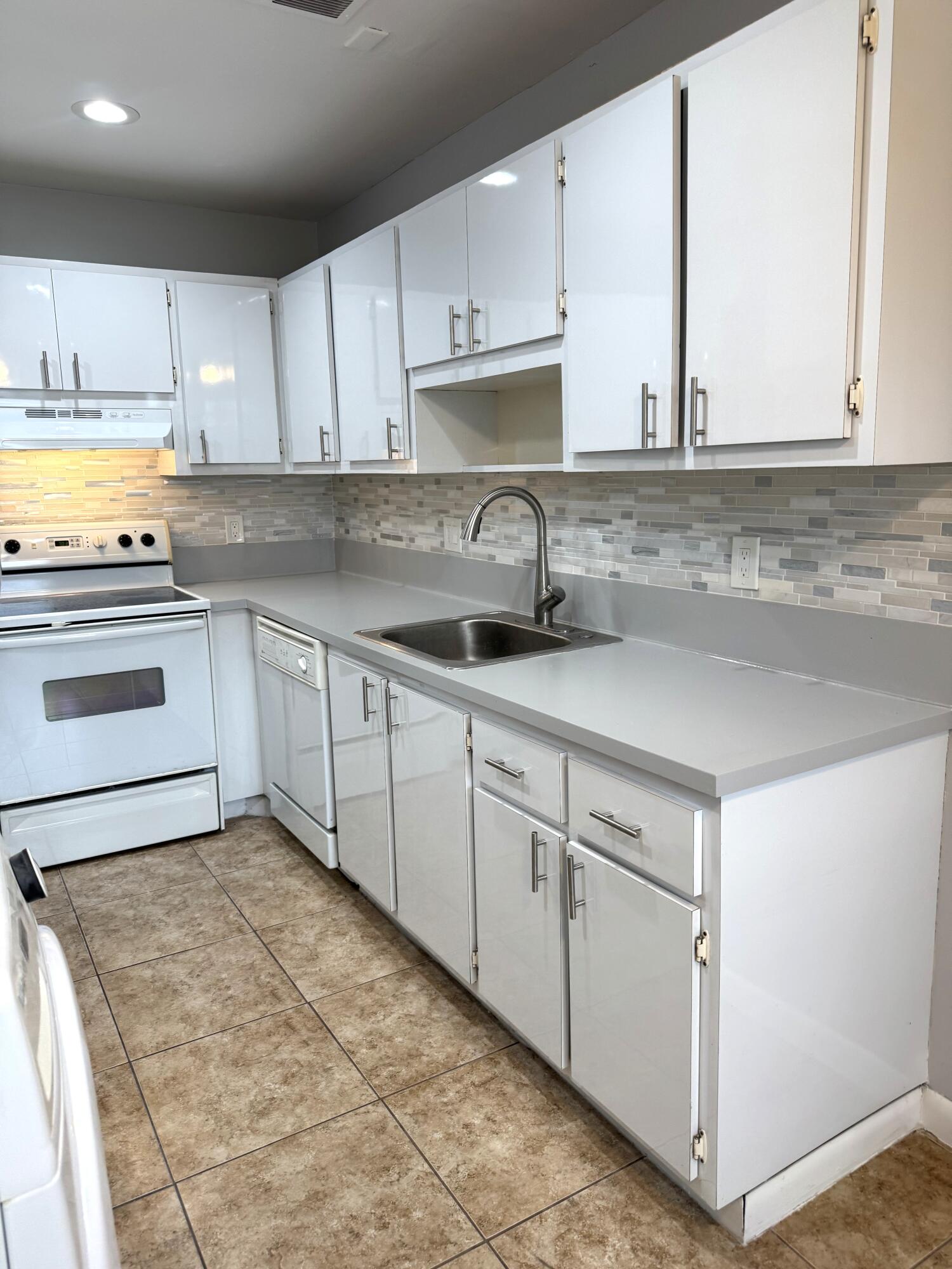 PINES OF DELRAY - Residential Lease