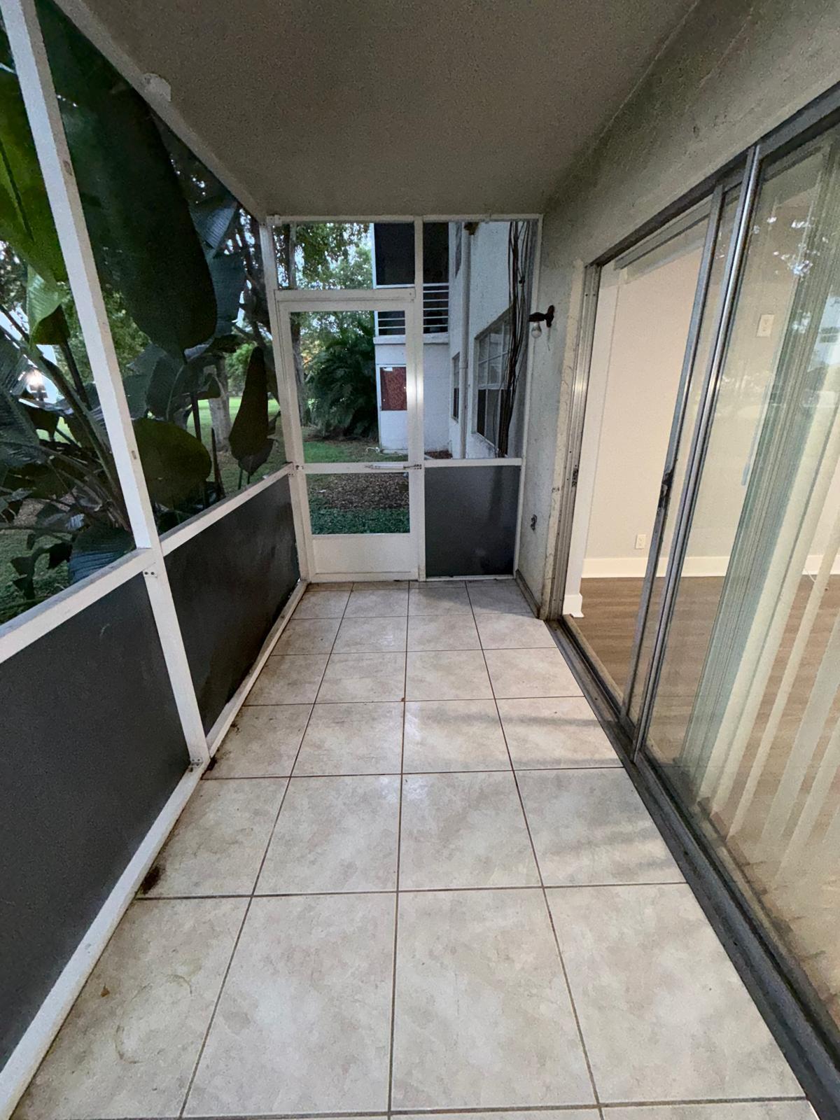 APPLEGREEN CONDO APTS 4 - Residential