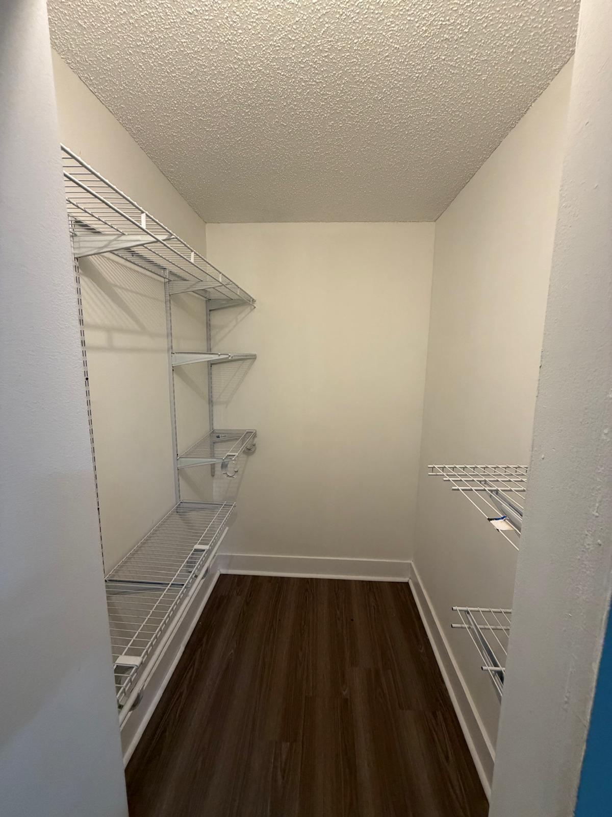 APPLEGREEN CONDO APTS 4 - Residential