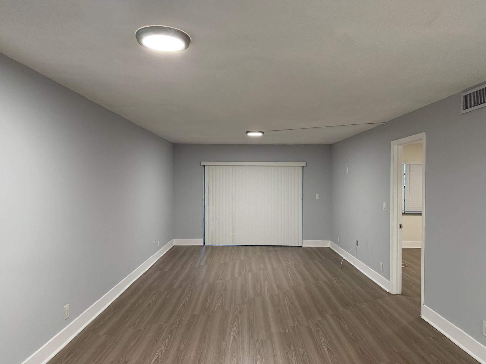 APPLEGREEN CONDO APTS 4 - Residential