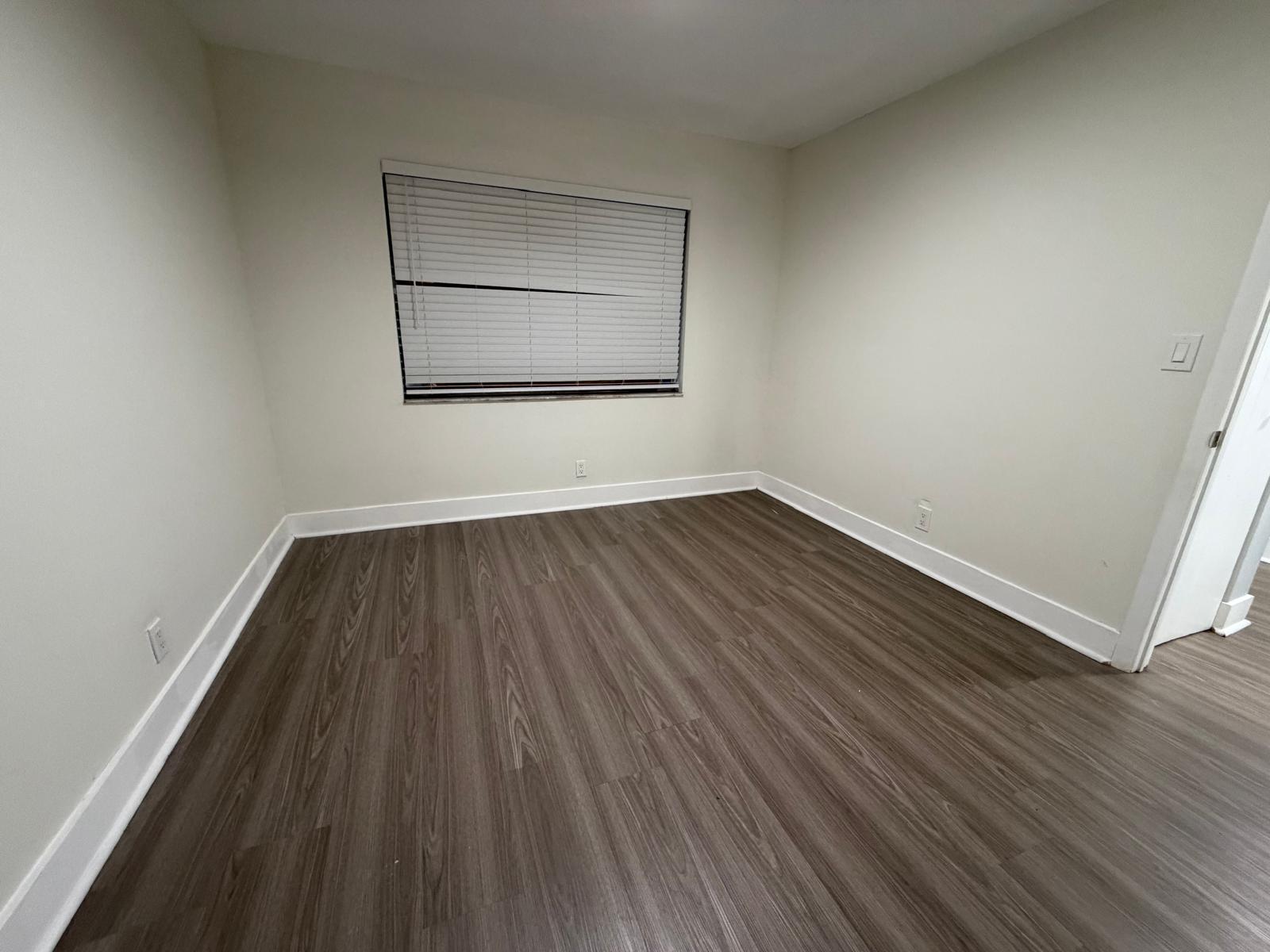 APPLEGREEN CONDO APTS 4 - Residential