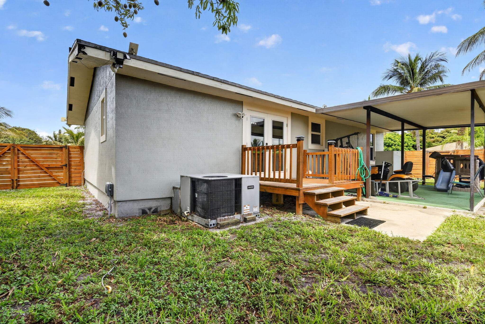 PALM BEACH LAKES S TR X - Residential