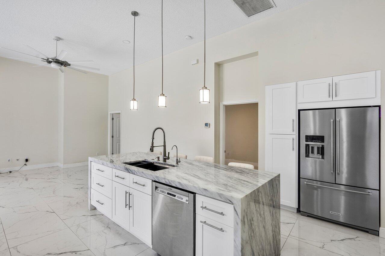 HILLS AT LAKE EDEN - Residential Lease