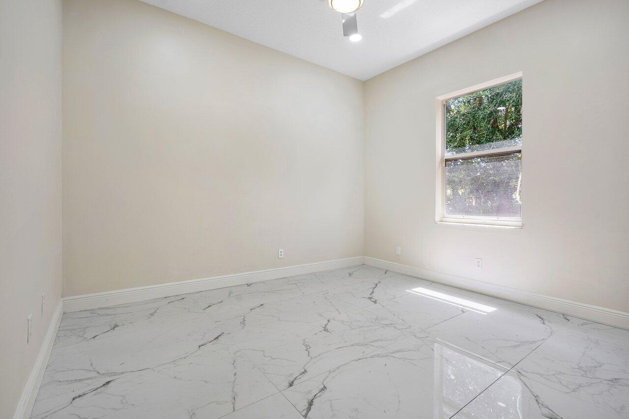 HILLS AT LAKE EDEN - Residential Lease