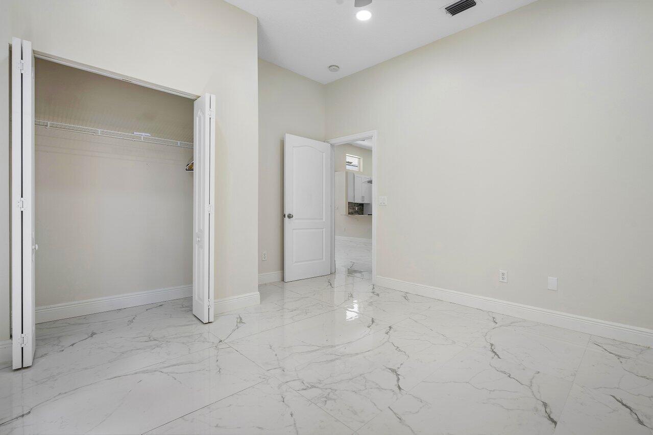 HILLS AT LAKE EDEN - Residential Lease