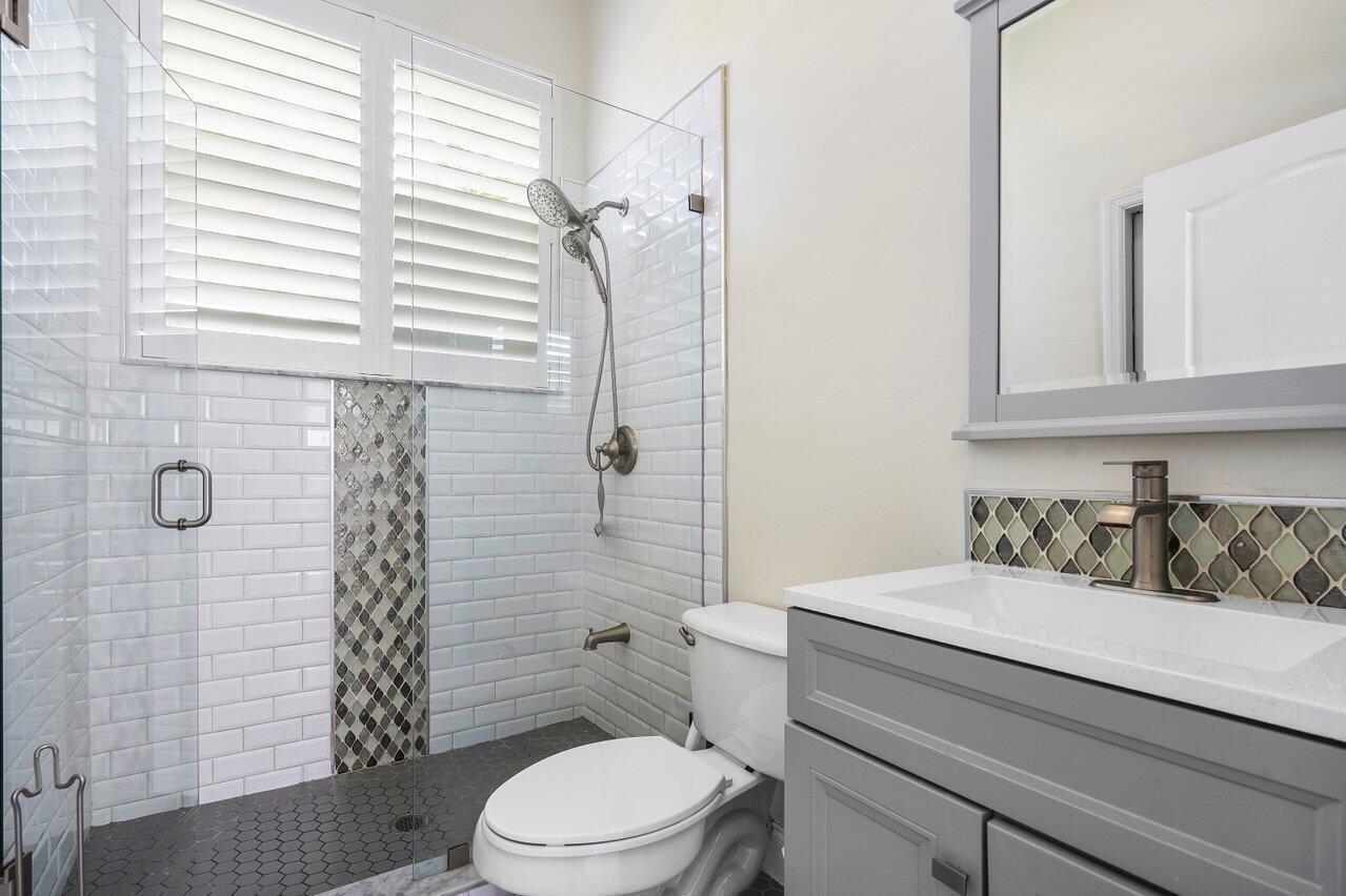 HILLS AT LAKE EDEN - Residential Lease