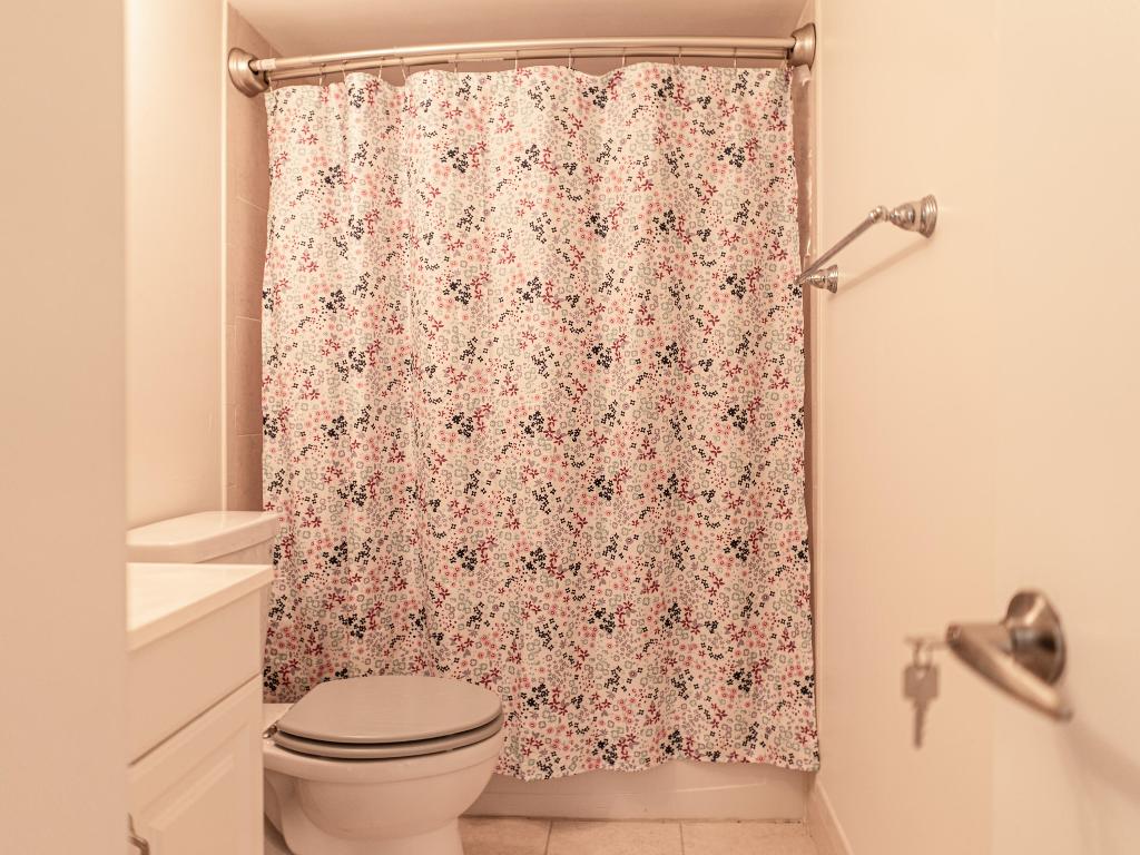 SPANISH WELLS CONDO I - Residential Lease