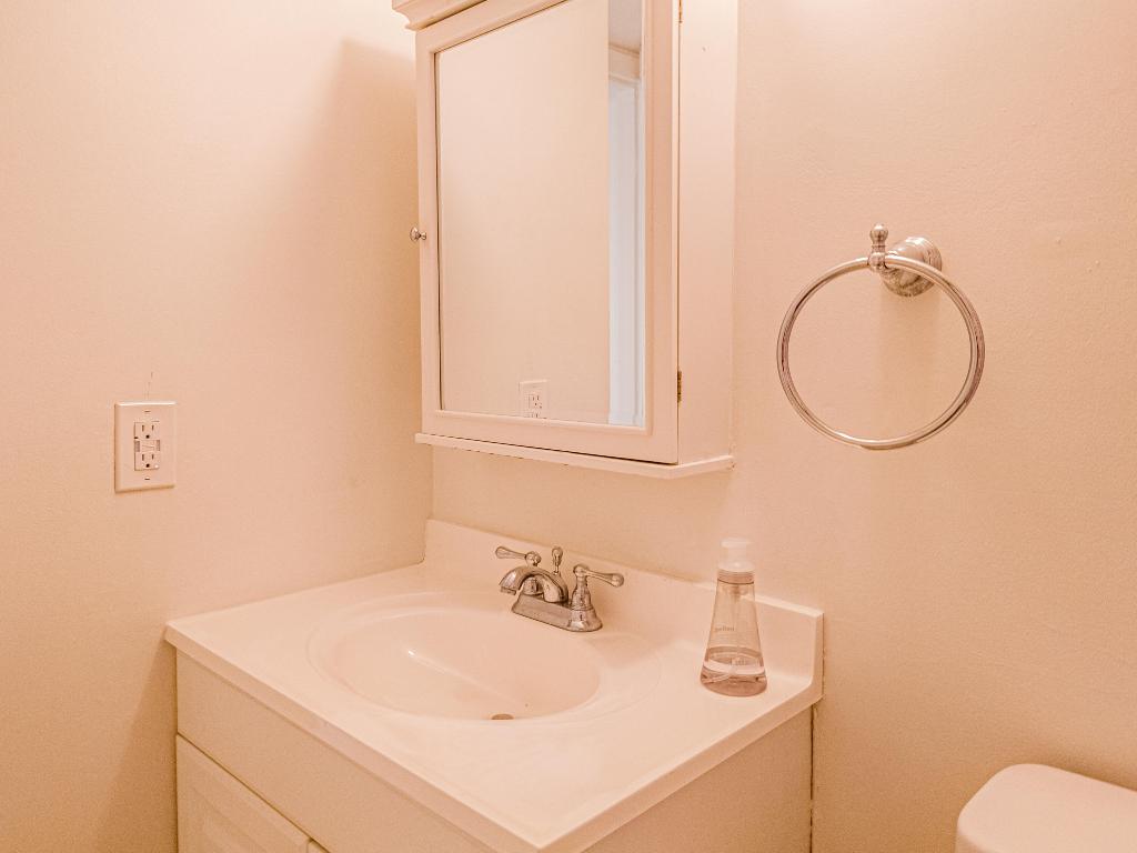SPANISH WELLS CONDO I - Residential Lease