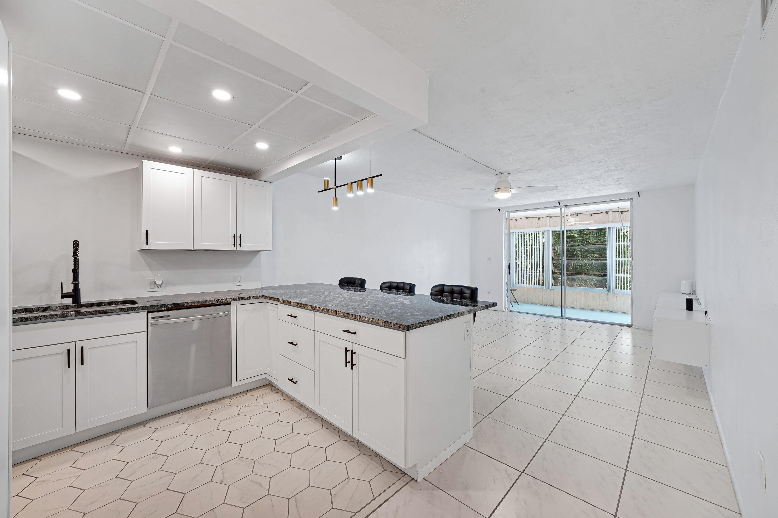 OMEGA CONDO NO 3 - Residential