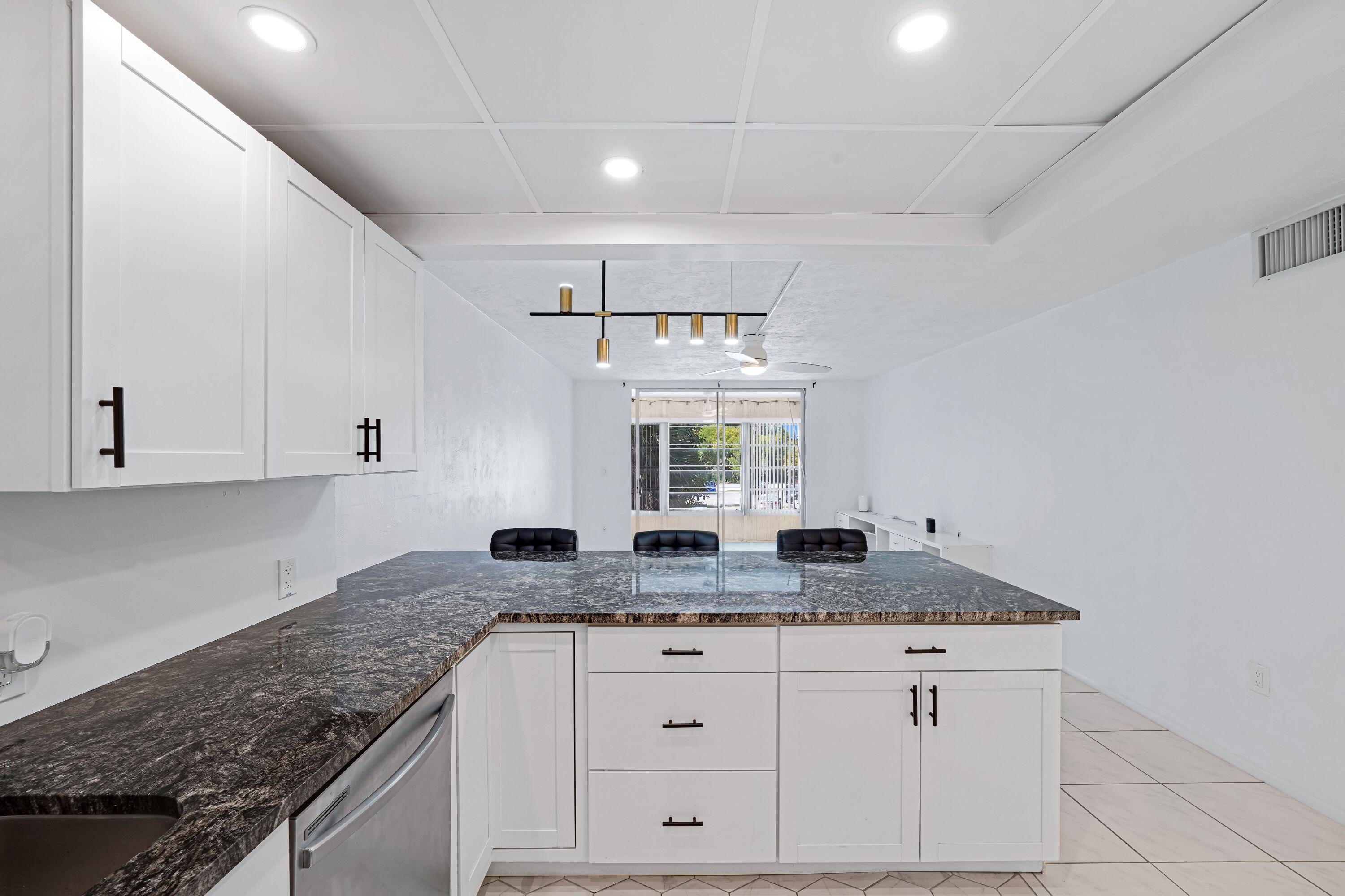 OMEGA CONDO NO 3 - Residential