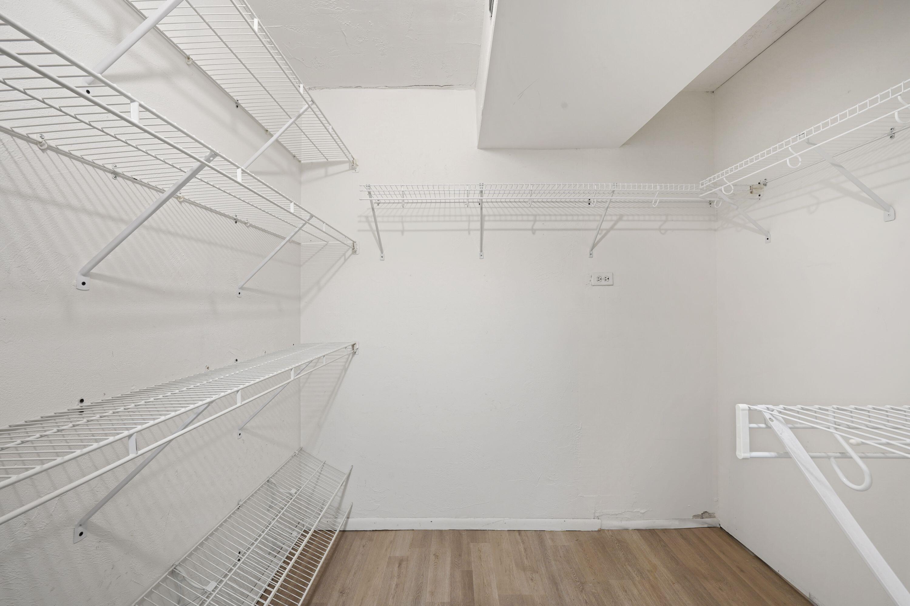 OMEGA CONDO NO 3 - Residential