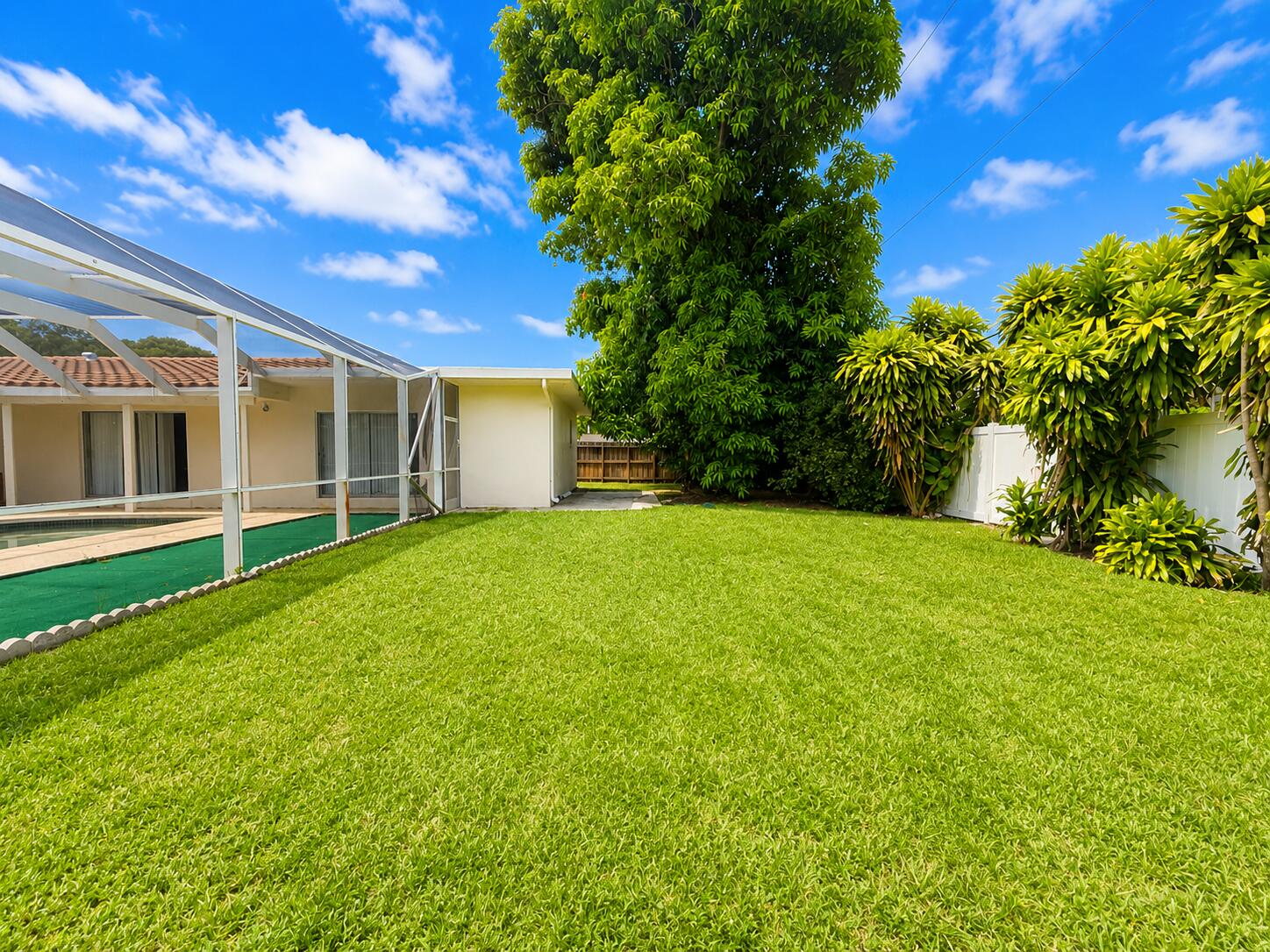 PLANTATION PARK 8 ADD - Residential Lease