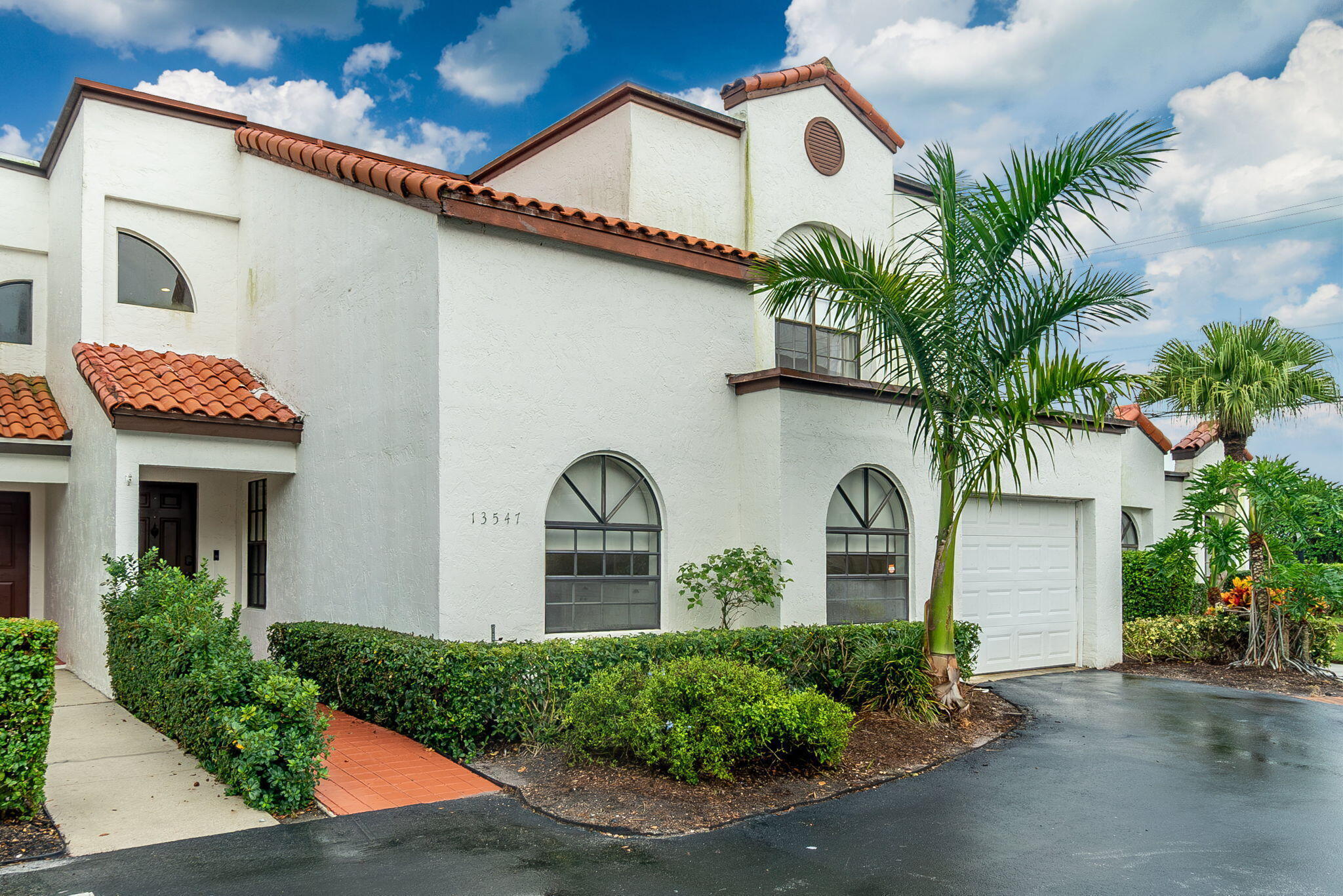 WELLINGTON OF WELLINGTON - Residential Lease