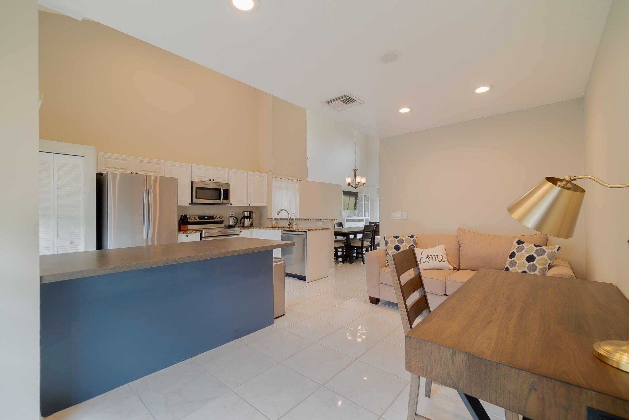 WELLINGTON OF WELLINGTON - Residential Lease