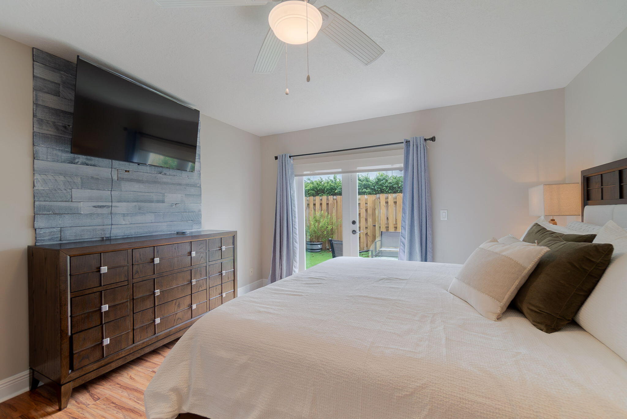 WELLINGTON OF WELLINGTON - Residential Lease