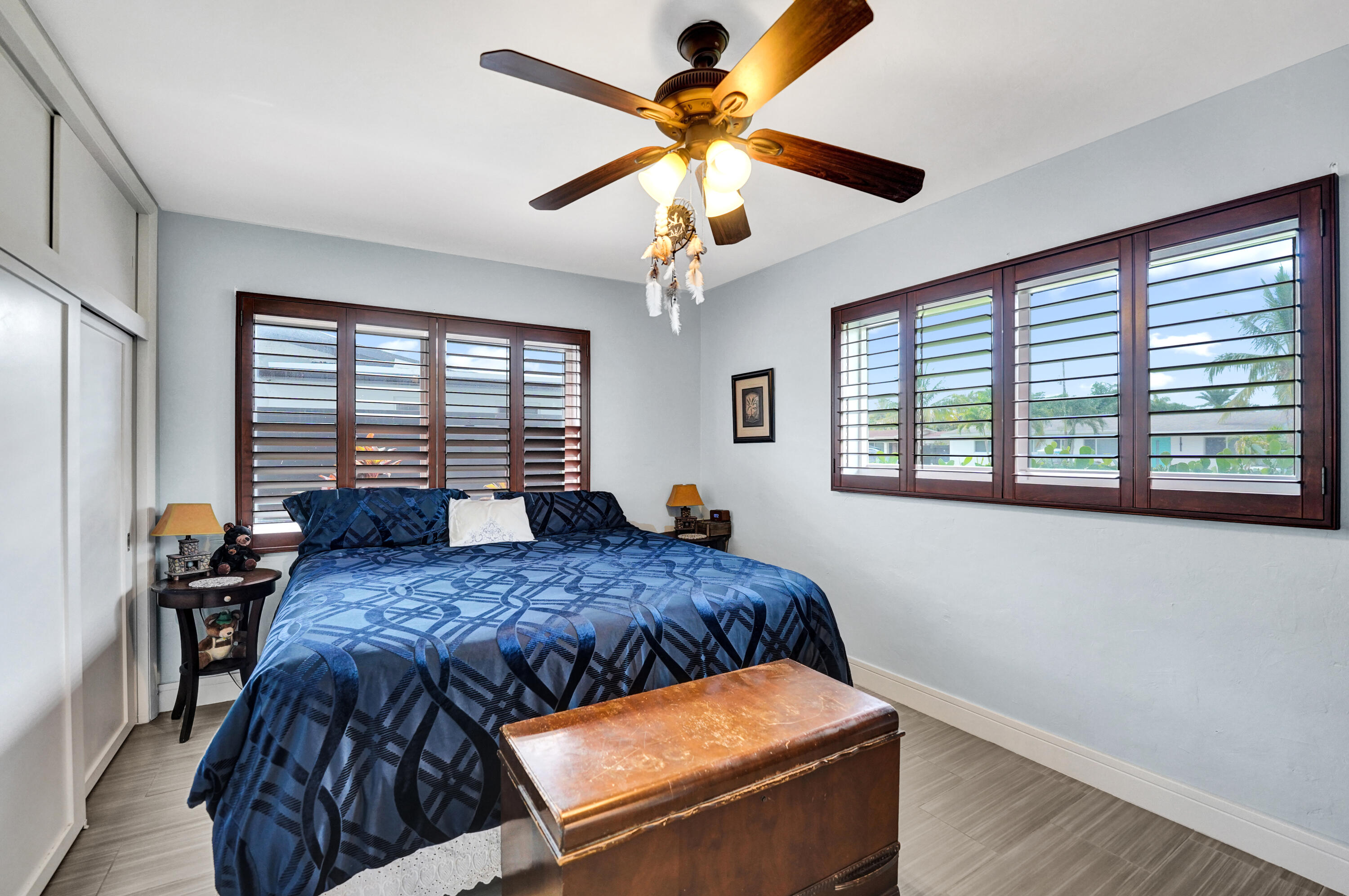 TROPICAL MANORS - Residential