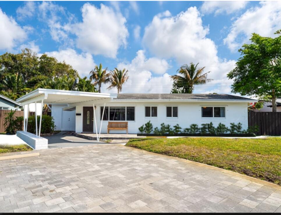 TROPICAL MANORS - Residential