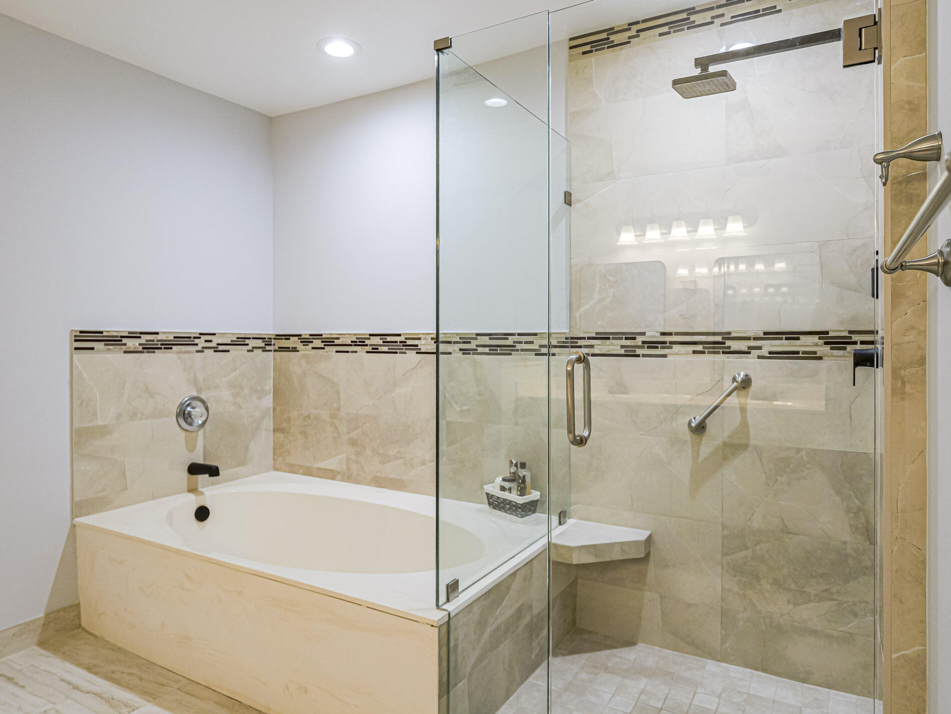 BREAKERS LANDING, A CONDOMINIUM - Residential