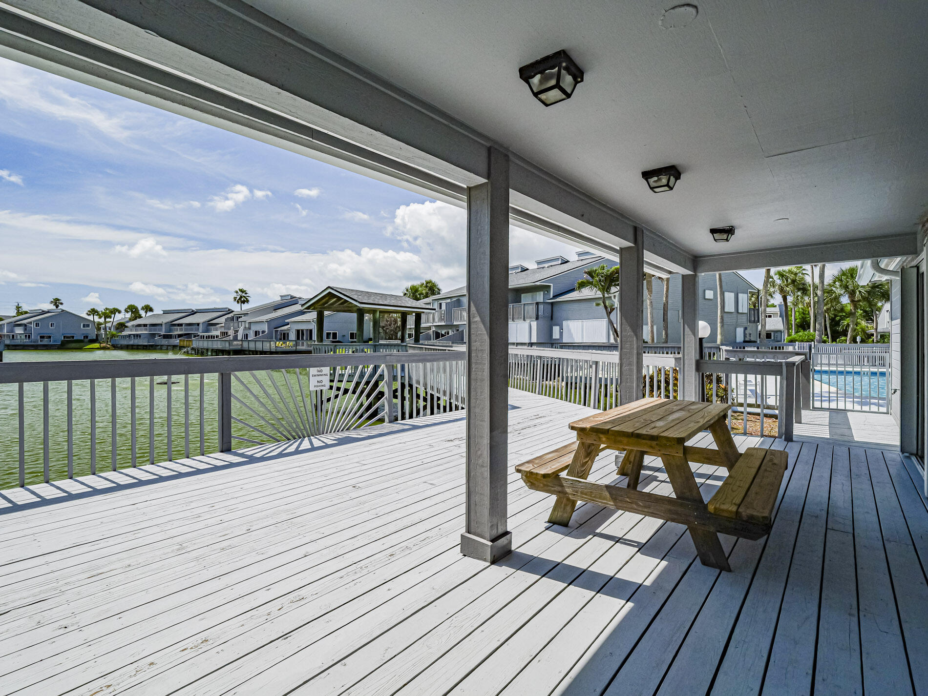 BREAKERS LANDING, A CONDOMINIUM - Residential