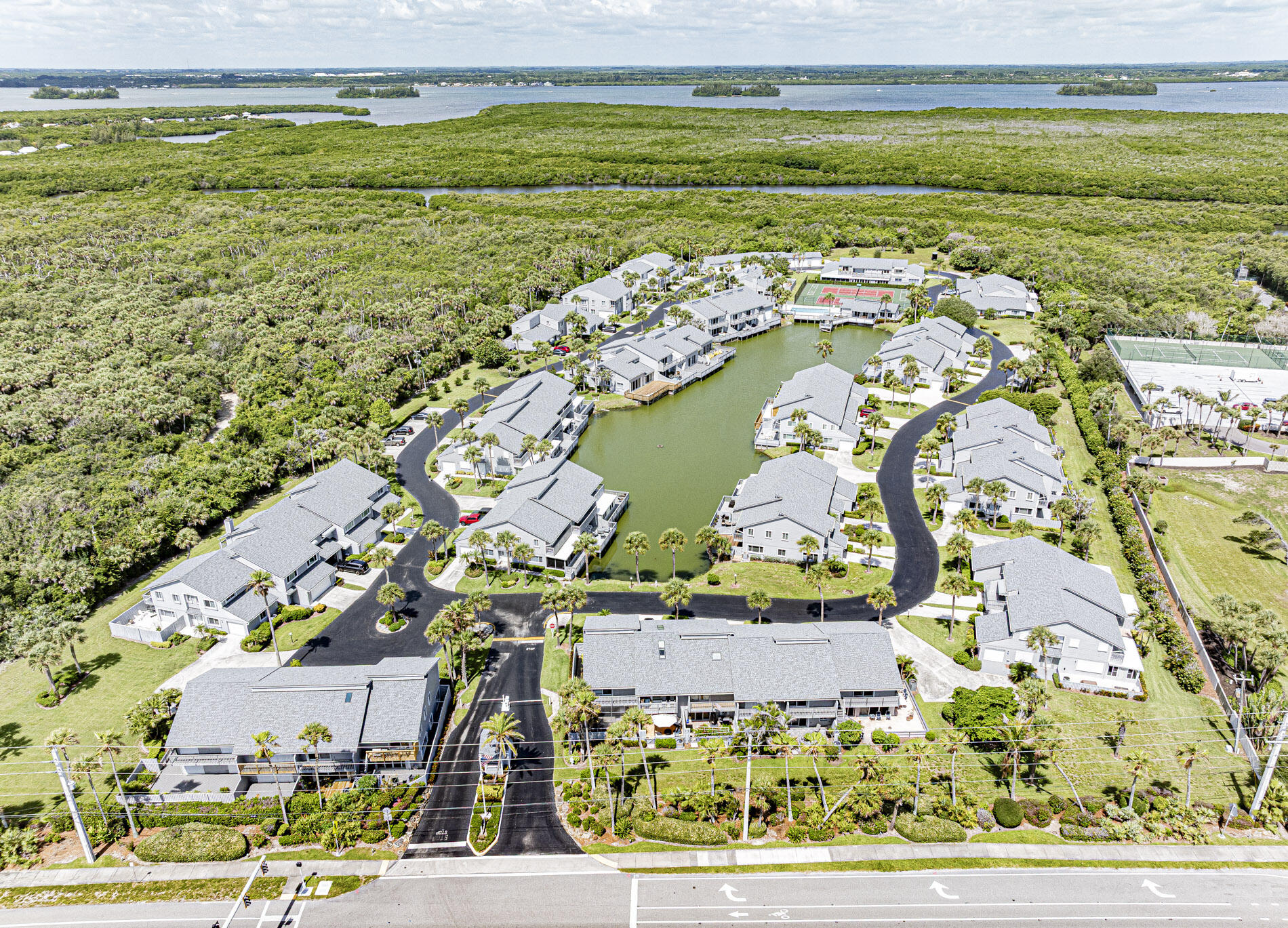 BREAKERS LANDING, A CONDOMINIUM - Residential