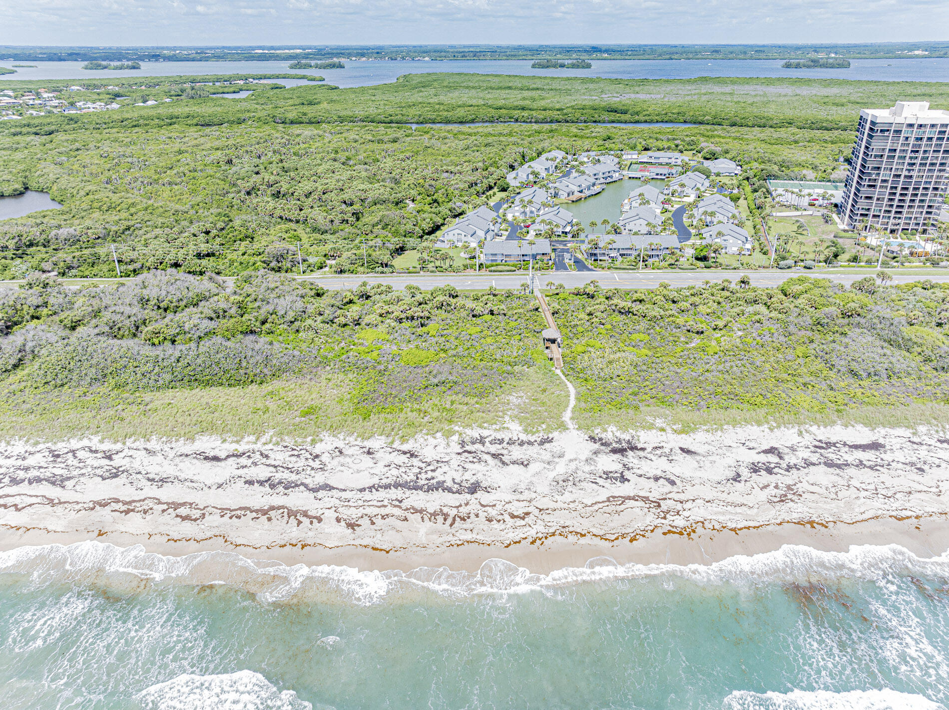 BREAKERS LANDING, A CONDOMINIUM - Residential