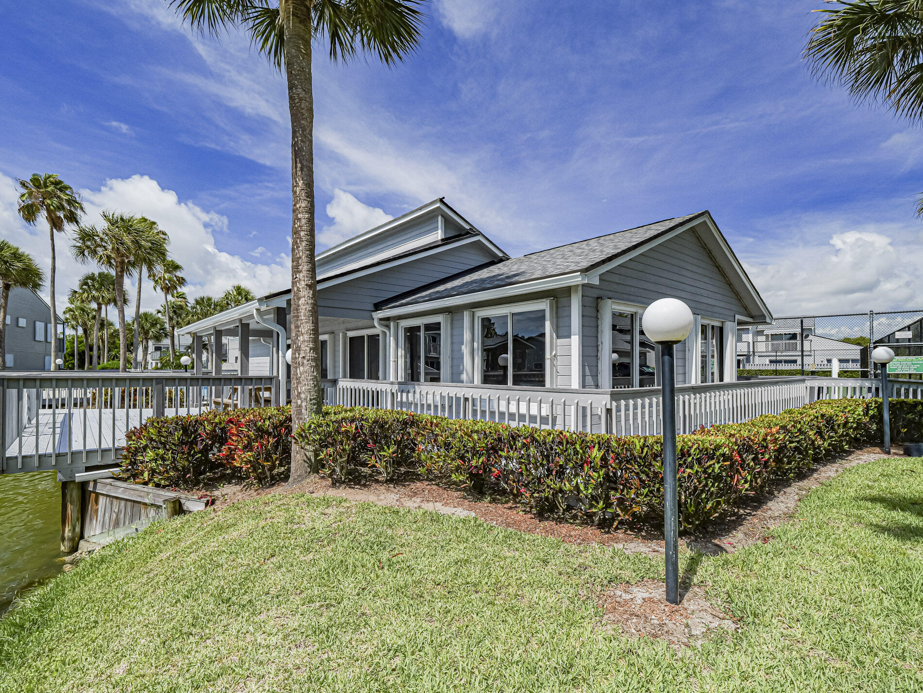 BREAKERS LANDING, A CONDOMINIUM - Residential