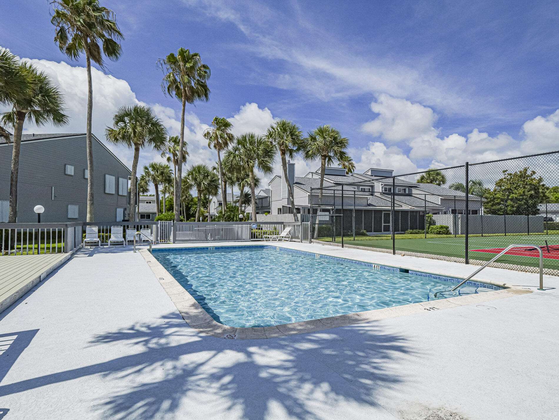 BREAKERS LANDING, A CONDOMINIUM - Residential