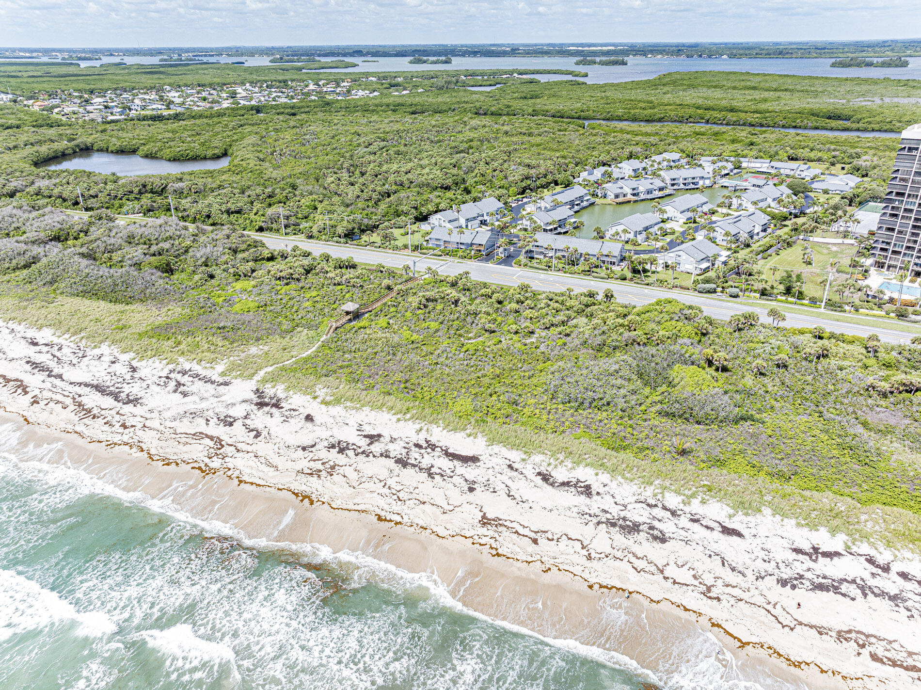 BREAKERS LANDING, A CONDOMINIUM - Residential