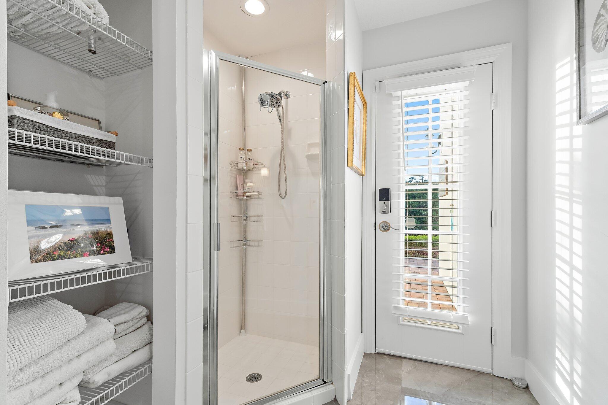 NORTH HOBE SOUND SHORES - Residential