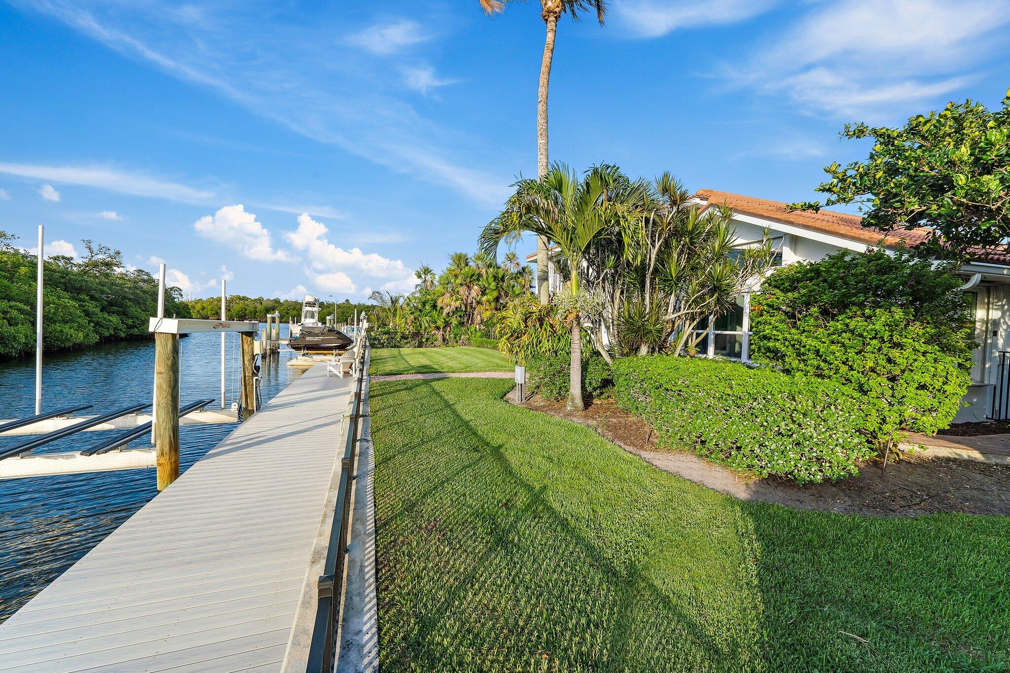NORTH HOBE SOUND SHORES - Residential