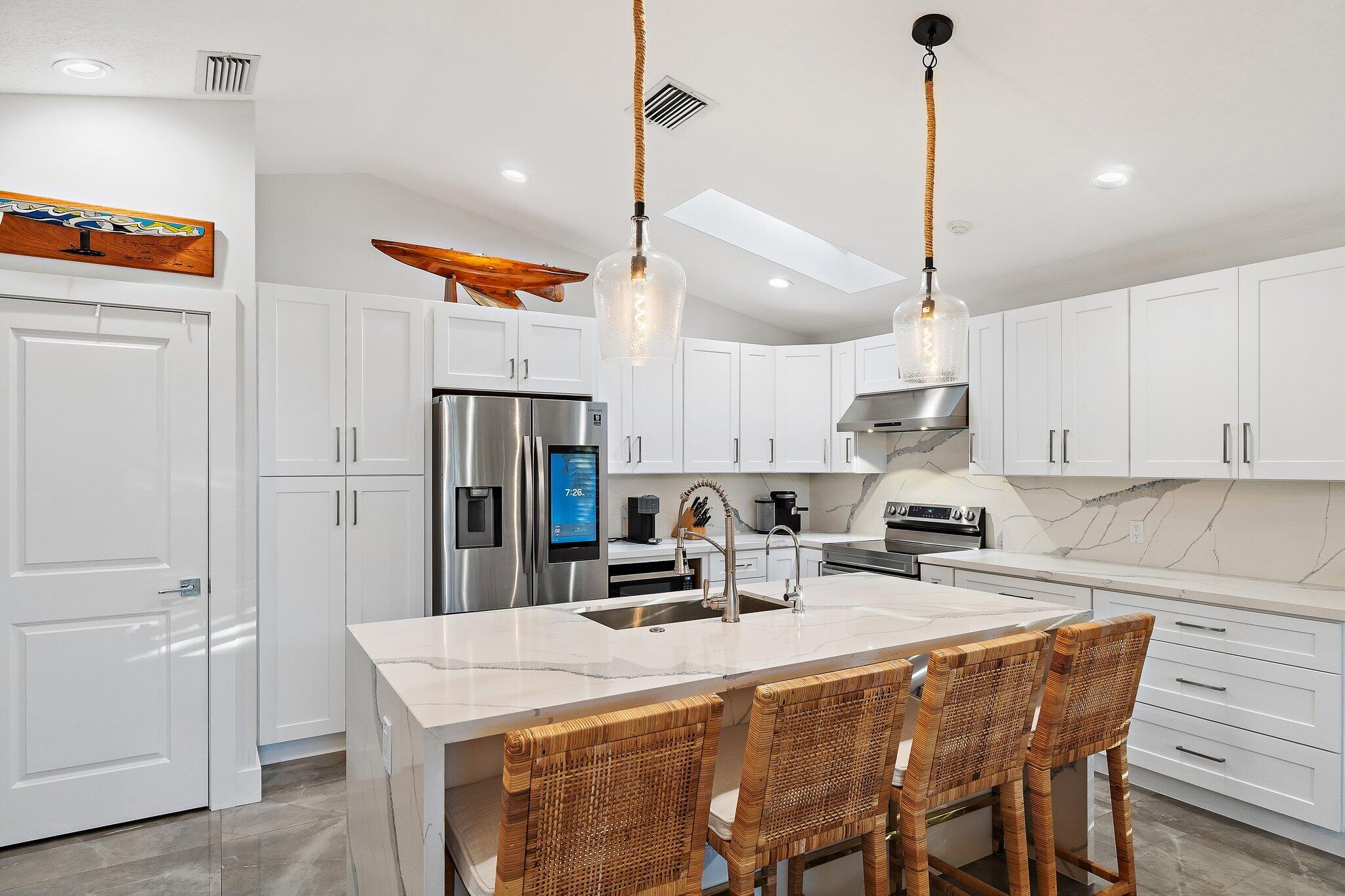 NORTH HOBE SOUND SHORES - Residential