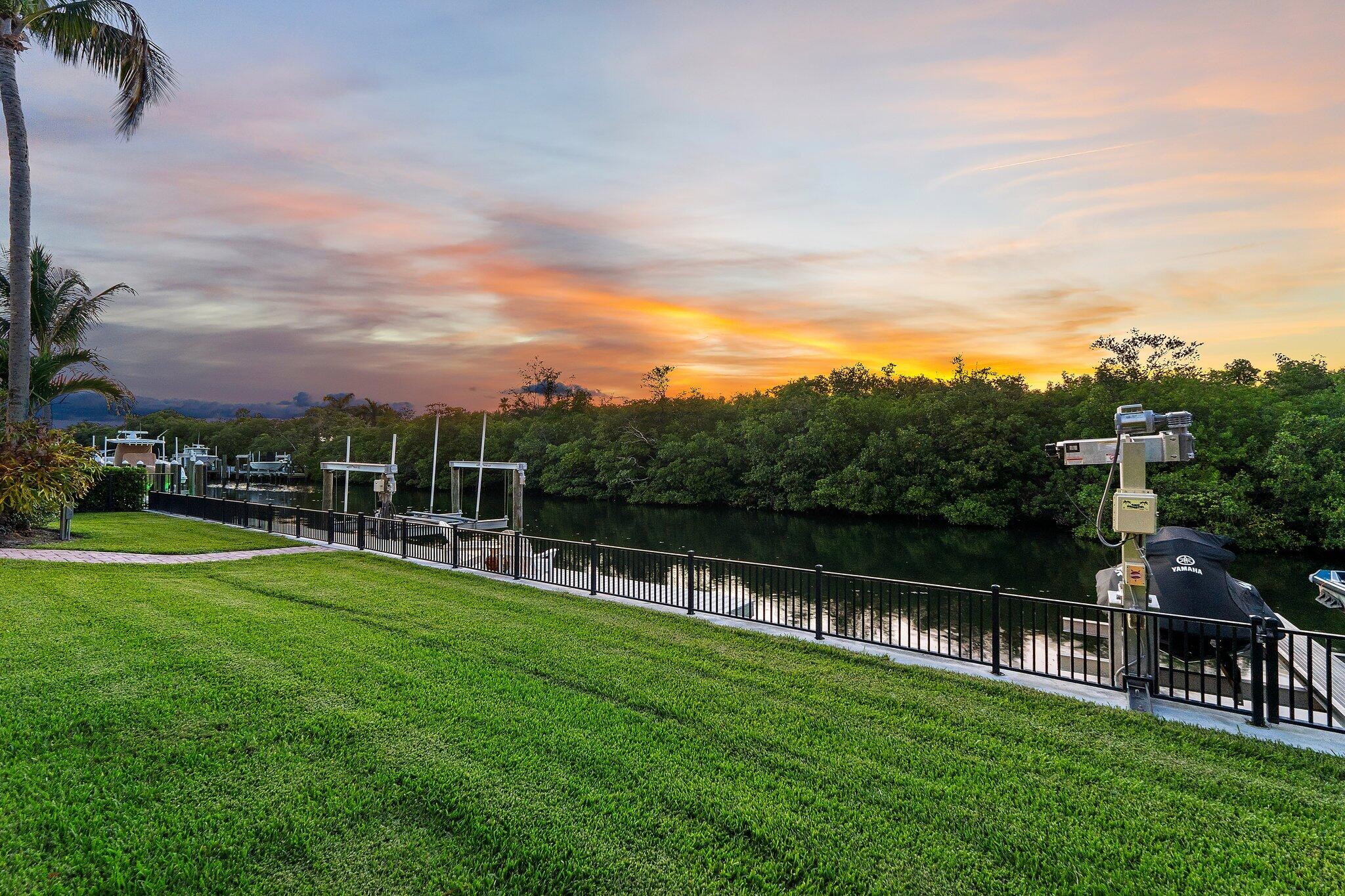 NORTH HOBE SOUND SHORES - Residential