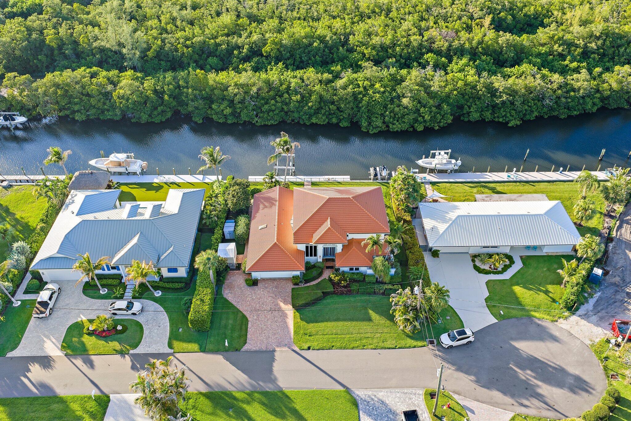 NORTH HOBE SOUND SHORES - Residential