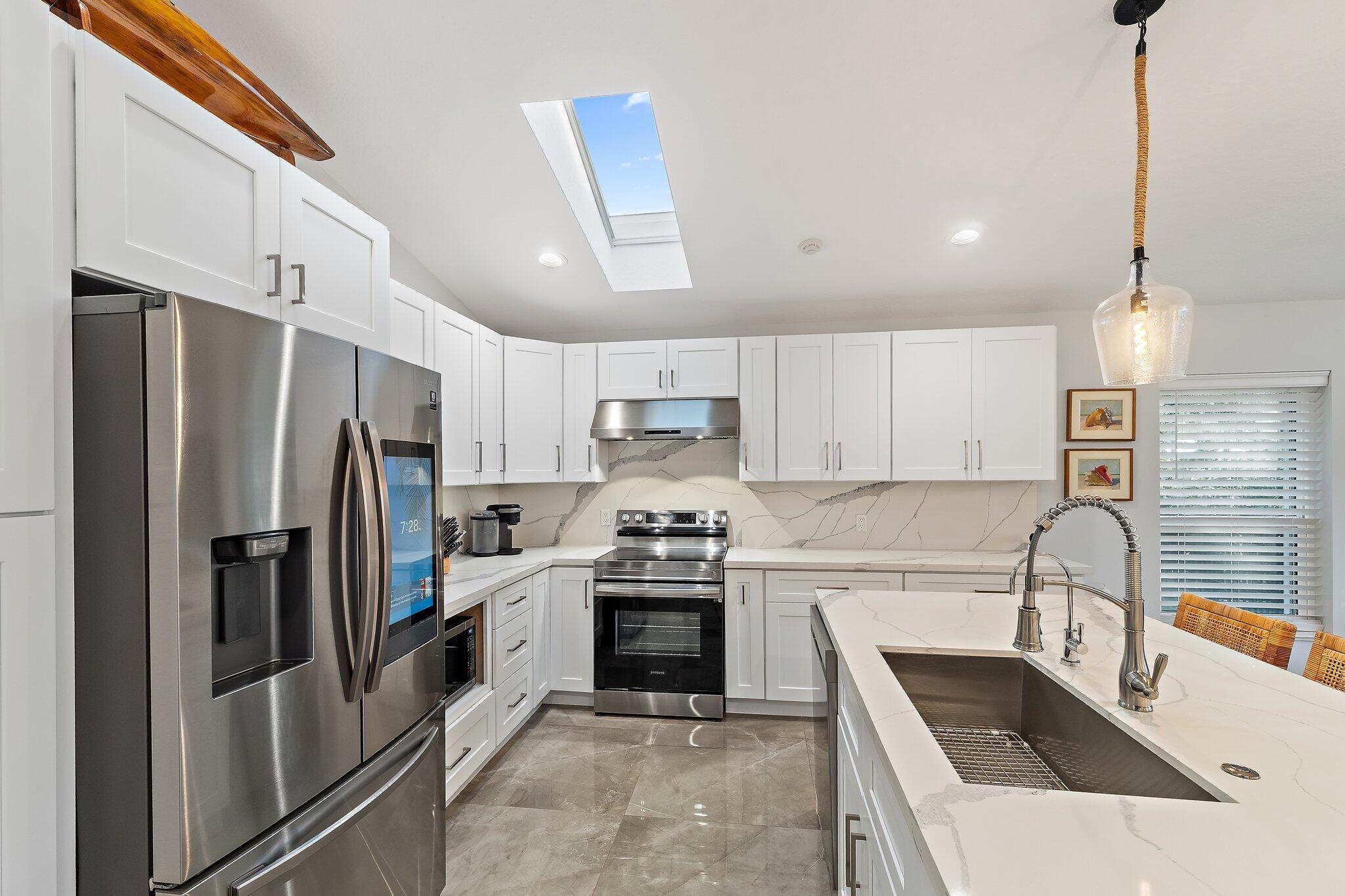 NORTH HOBE SOUND SHORES - Residential