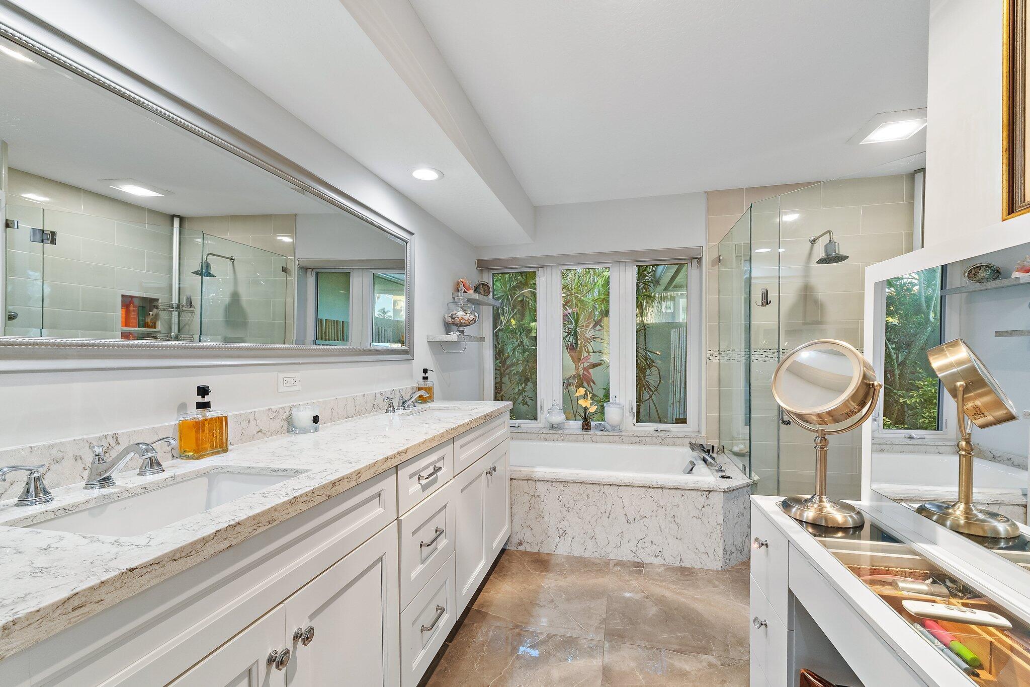 NORTH HOBE SOUND SHORES - Residential