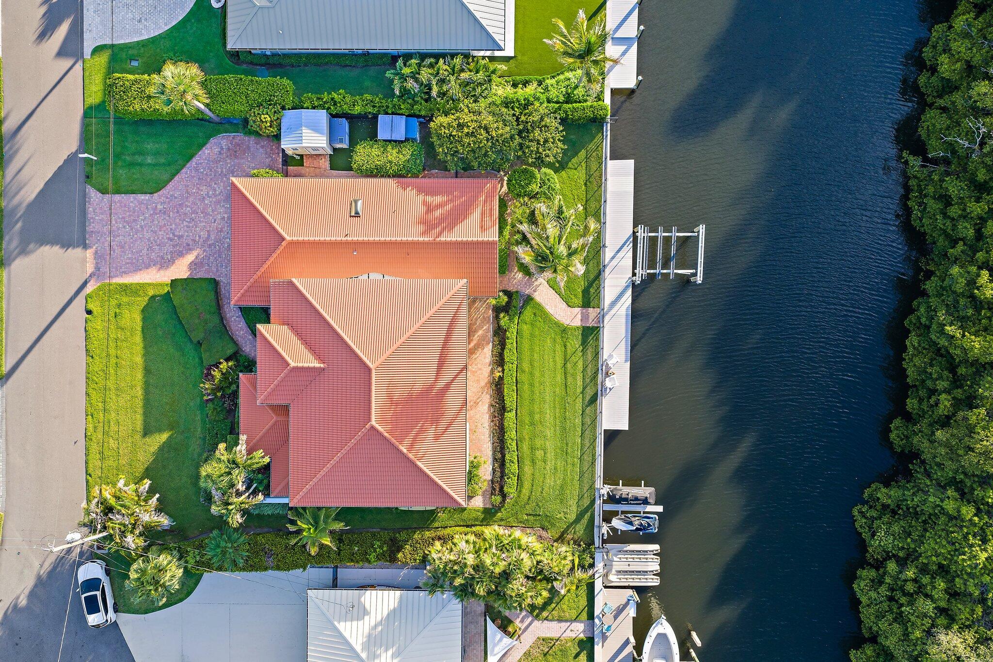 NORTH HOBE SOUND SHORES - Residential