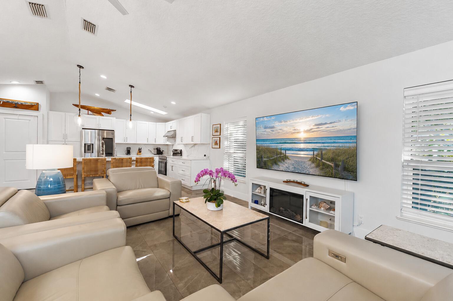 NORTH HOBE SOUND SHORES - Residential