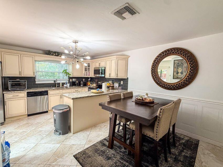 VILLAS AT WOODLAND GREENS - Residential