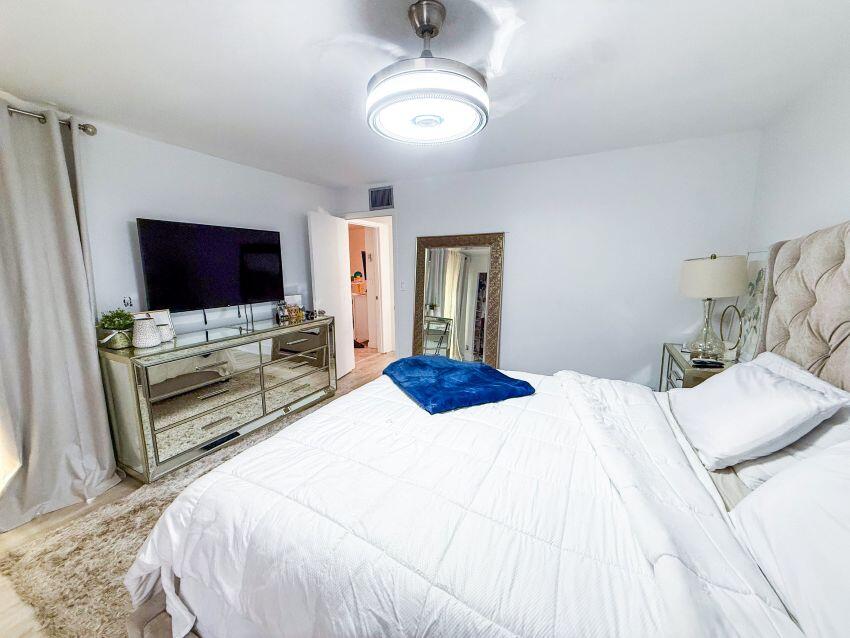 VILLAS AT WOODLAND GREENS - Residential