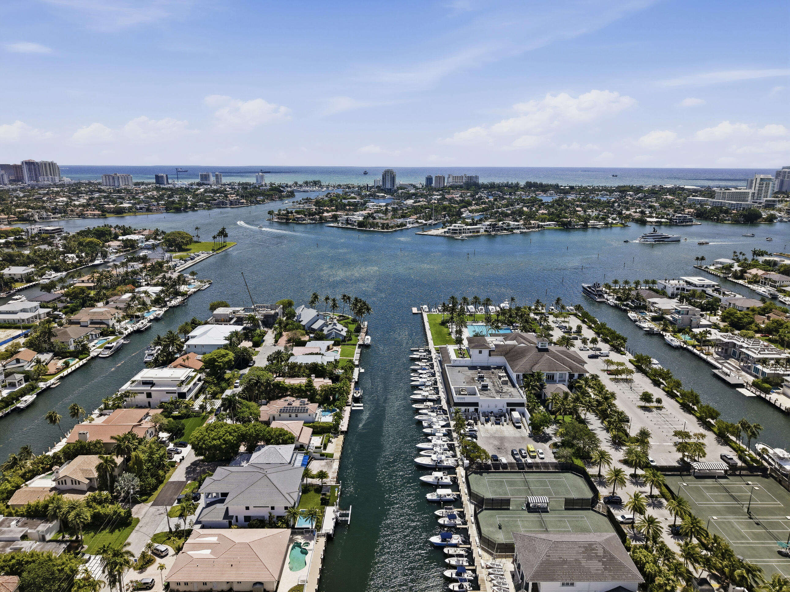 RIO VISTA ISLES - Residential
