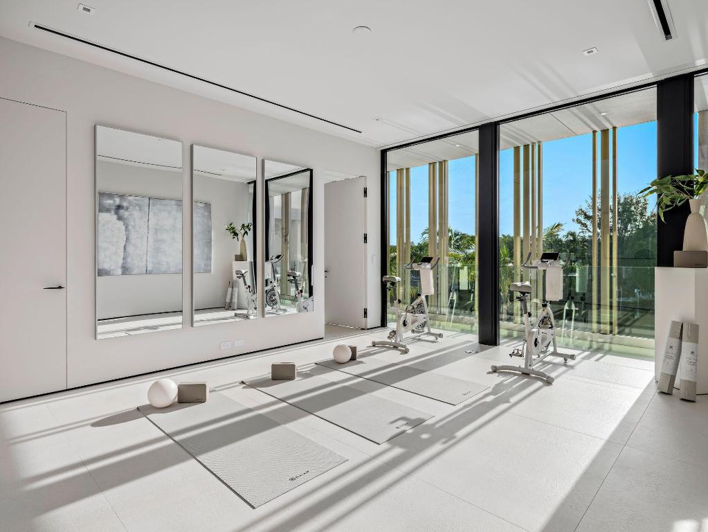POINT MANALAPAN PL 1 IN - Residential