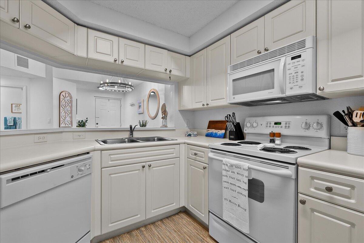 SAN MATERA THE GARDENS CONDO - Residential Lease