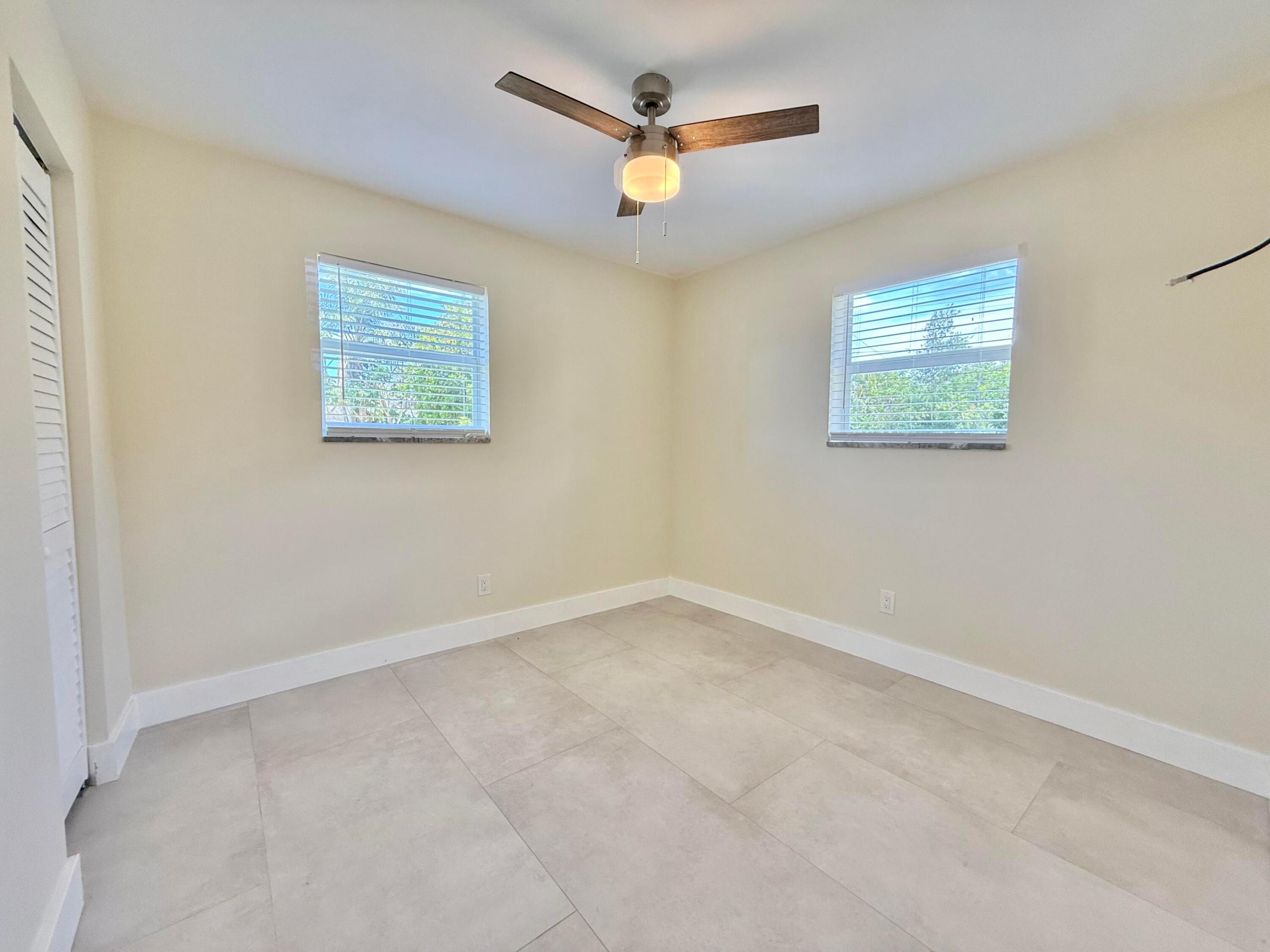 OLYMPIA / BANNER LAKE - Residential Lease