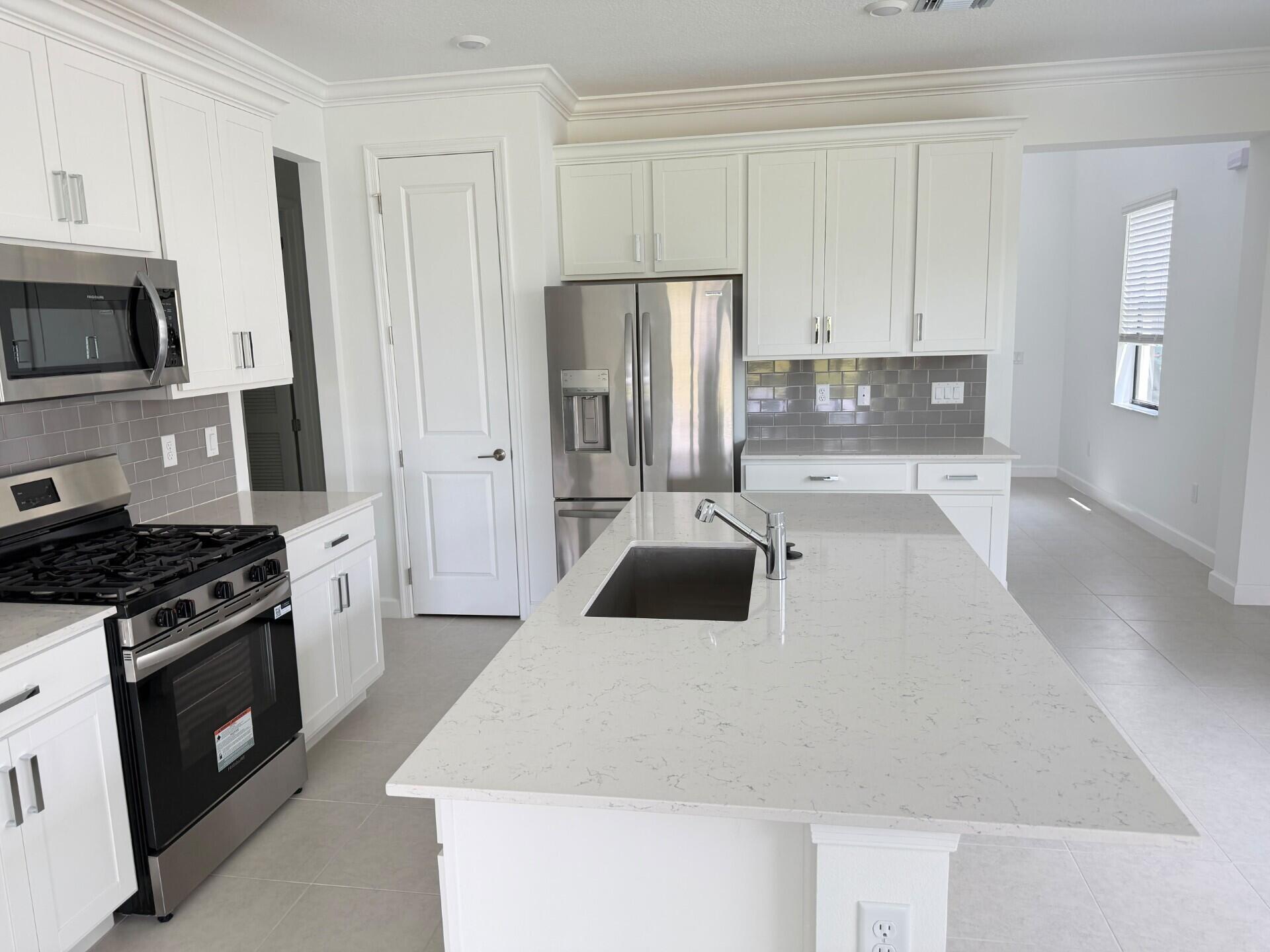 LTC RANCH WEST POD 9 PHASES 2 AND 3 - Residential Lease