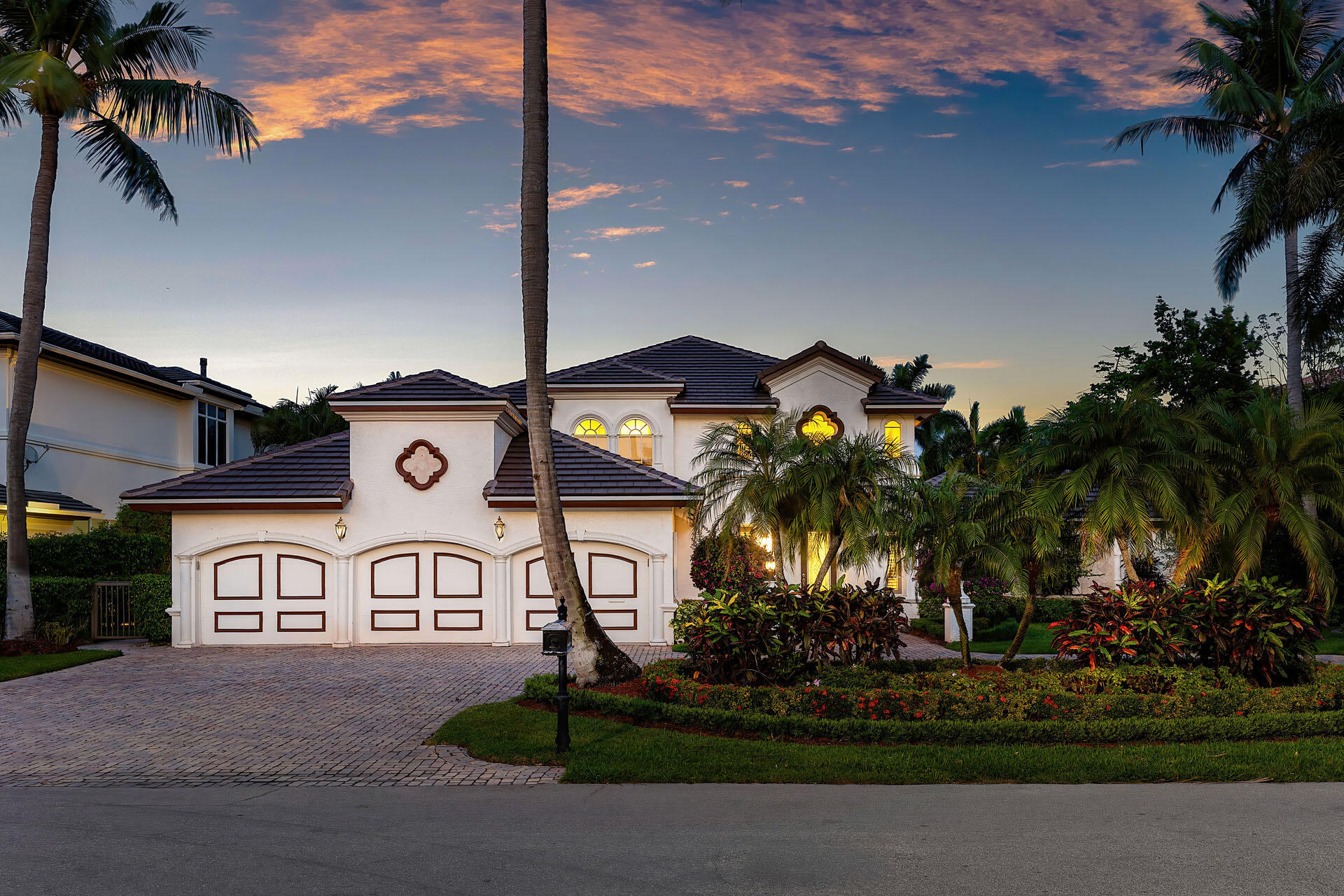 ROYAL PALM YACHT & COUNTRY CLUB - Residential