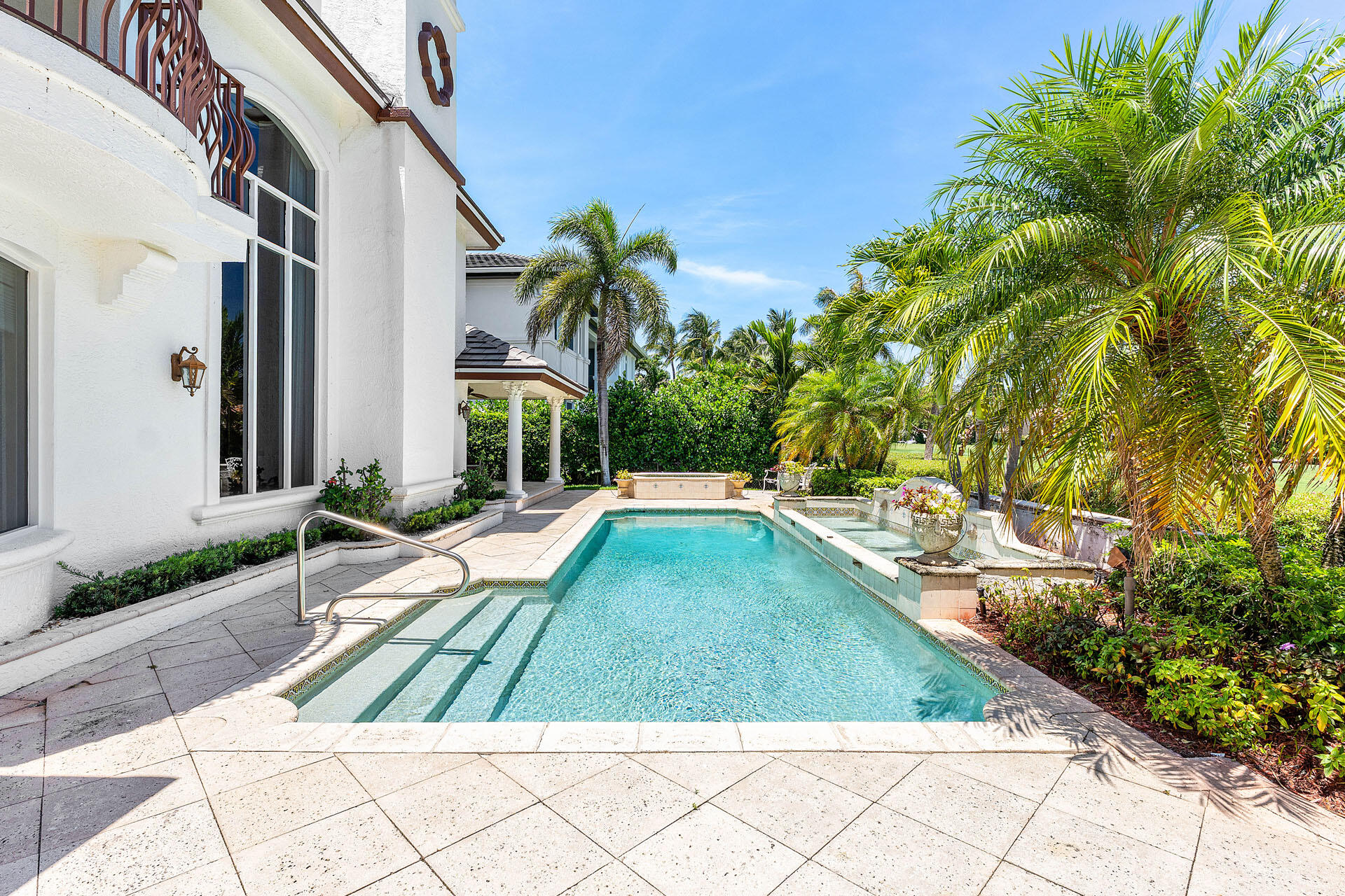 ROYAL PALM YACHT & COUNTRY CLUB - Residential